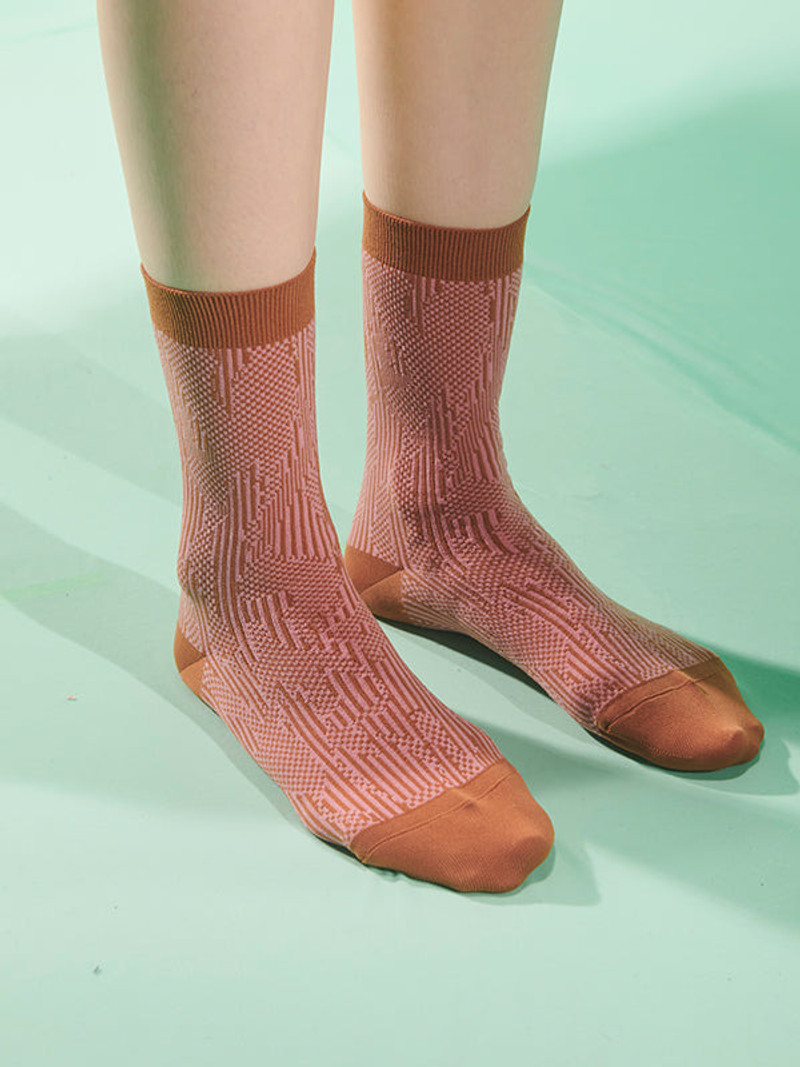 HENRIK VIBSKOV HANDSOME HANDS SOCKS FEMME - BROWN HANDSOME PINK outlook