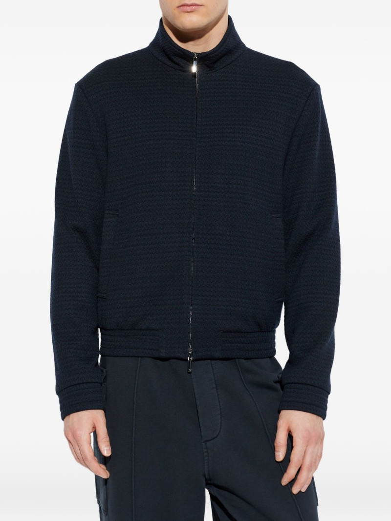 zip-up sweatshirt 3