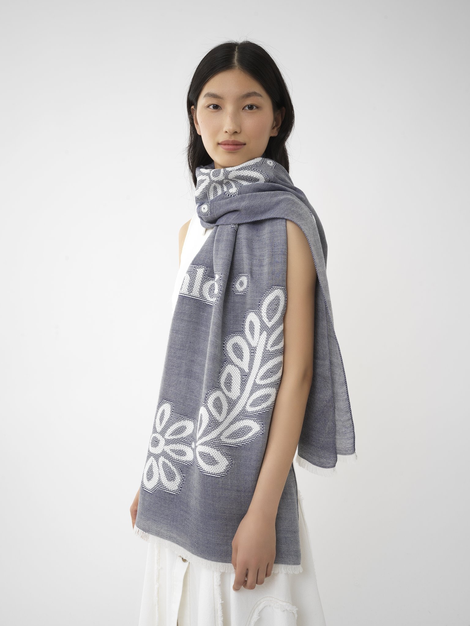 EMBROIDERED STOLE - 4