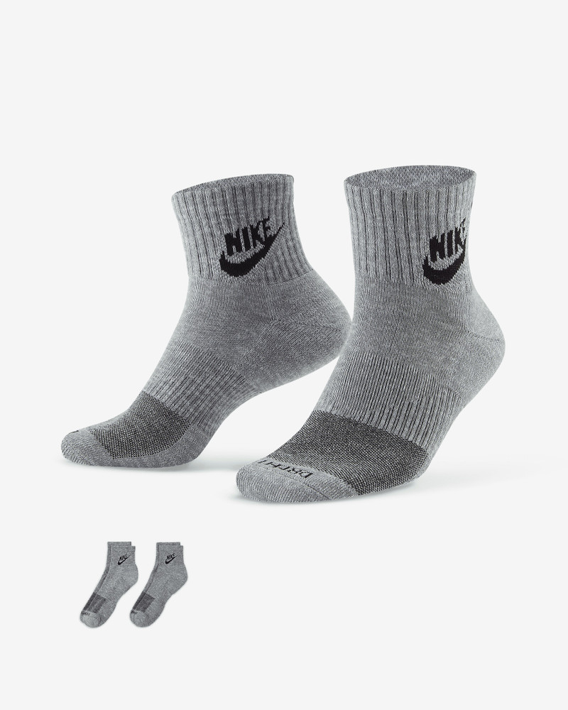 Nike Everyday Plus Cushioned Ankle Socks 1