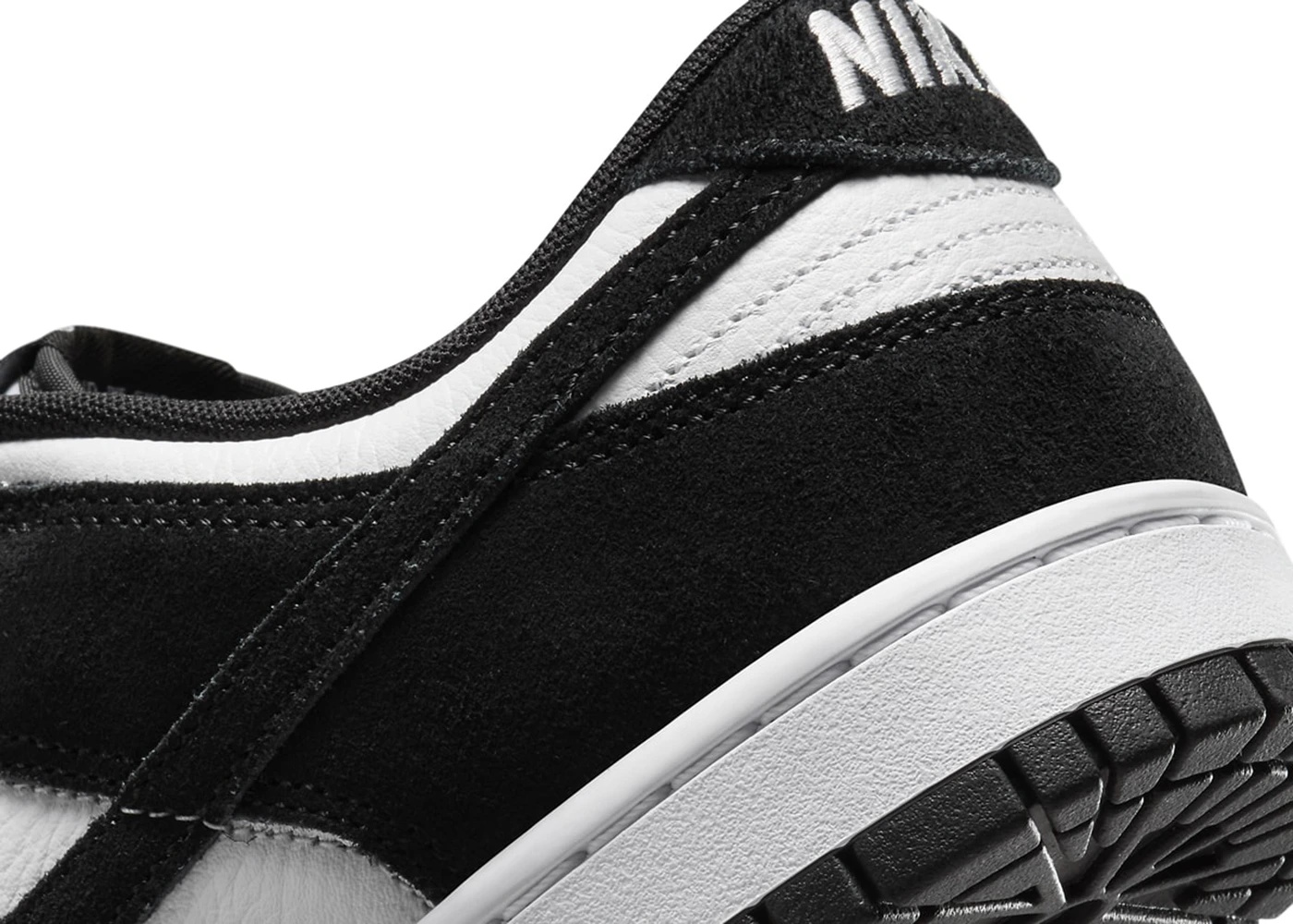 Nike Dunk Low Retro SE Suede Panda - 2