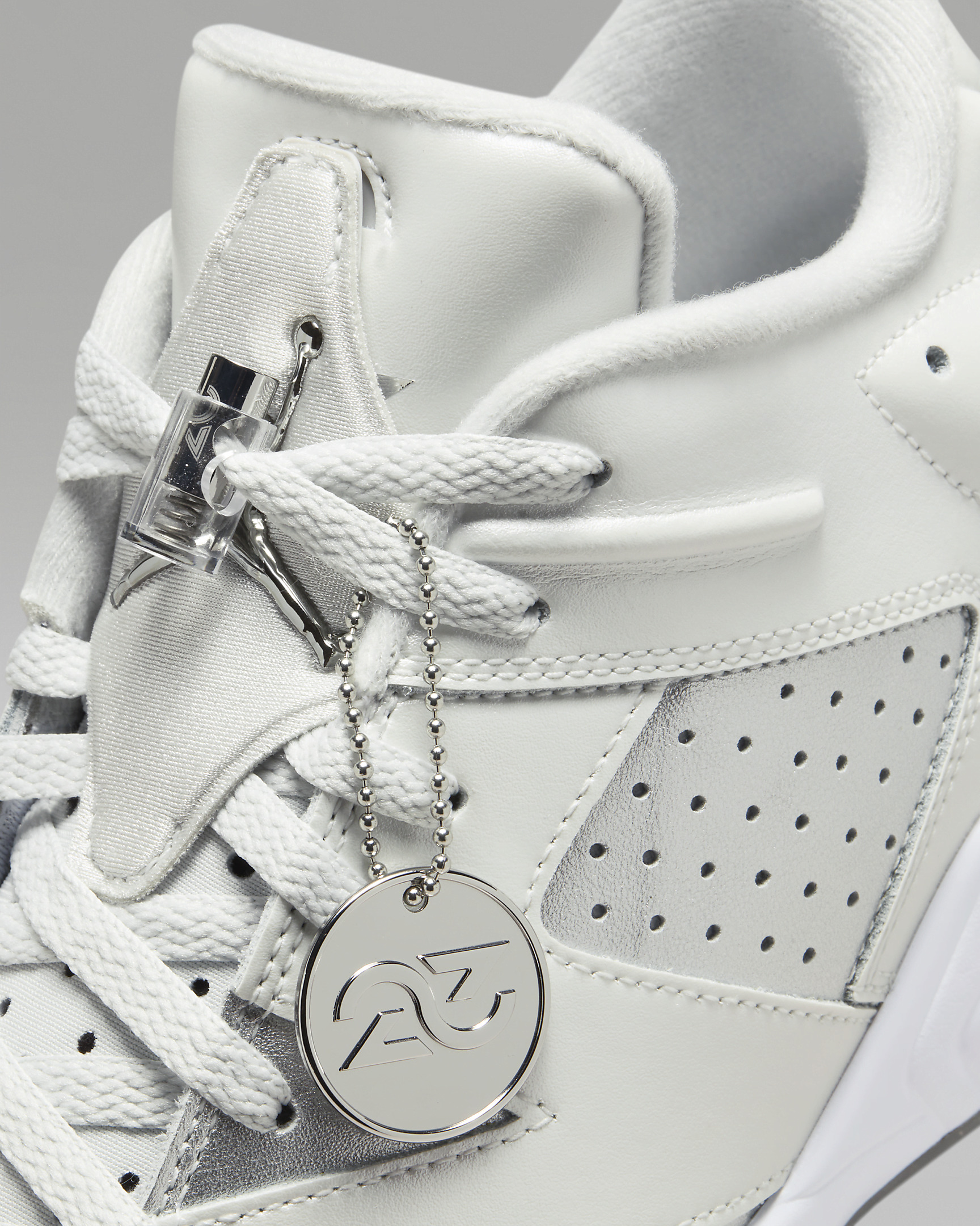 シューズ(男性用) NikeAirJordan6RetroLow Golf\"Gift Giving\" Nike Air Jordan 6 Low Golf “Gift Giving” | SNKRDUNK Magazine