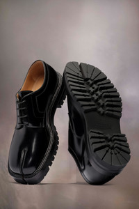 Maison Margiela Tabi lace-ups | REVERSIBLE
