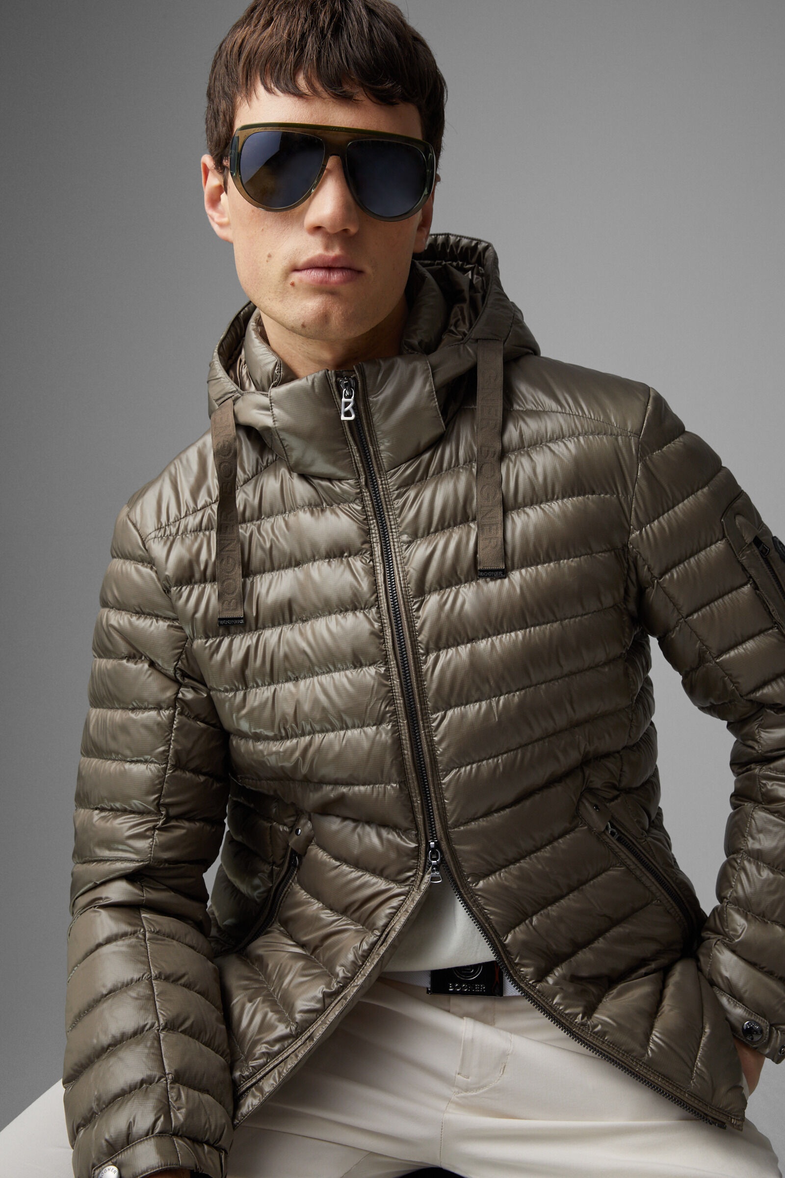 Loke lightweight down jacket in Khaki - 5