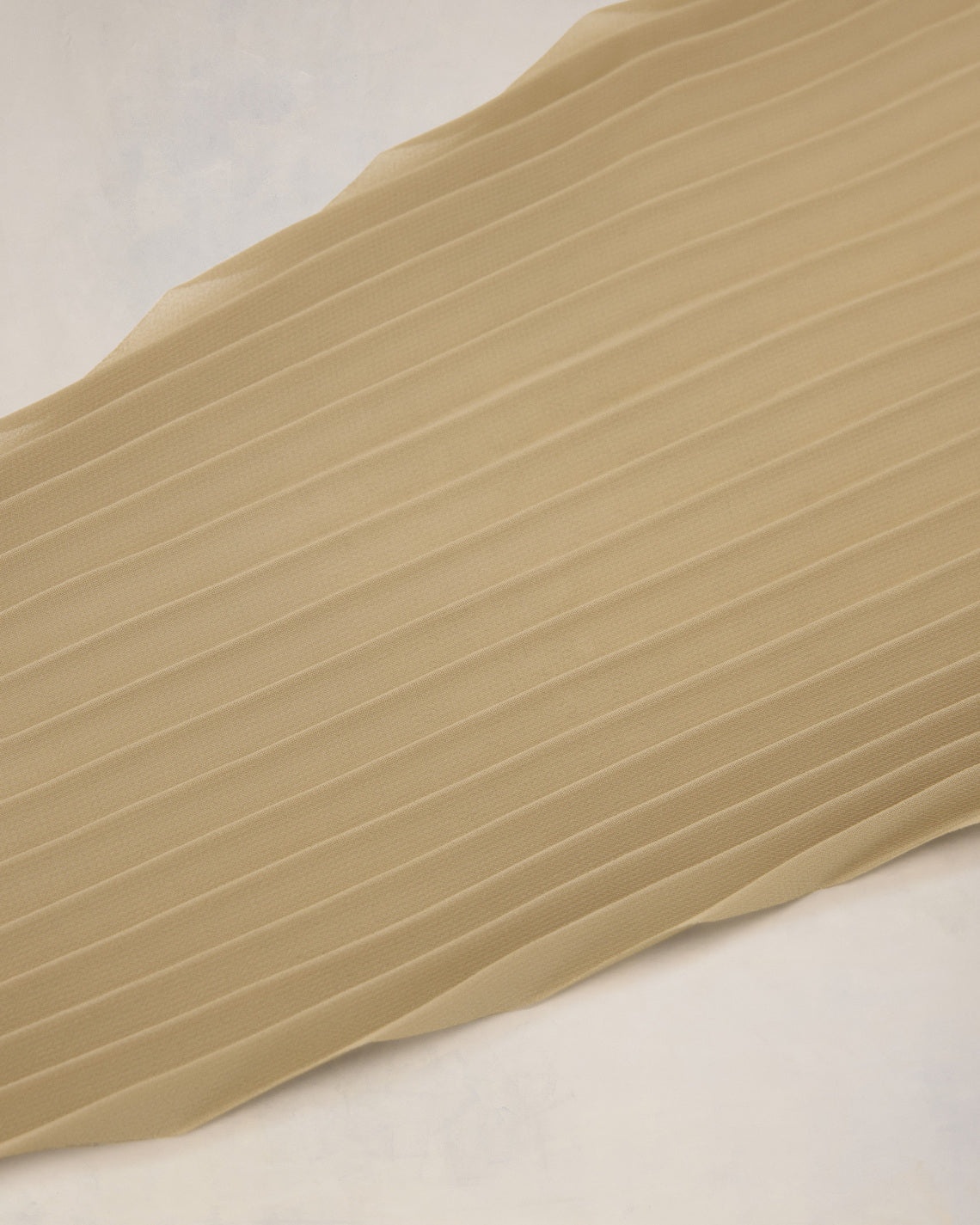 PLEATED DIAMOND SHAPED SCARF 4