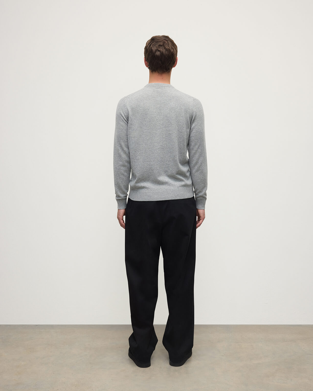 Classic Cashmere Grey Round Neck Jumper - 4