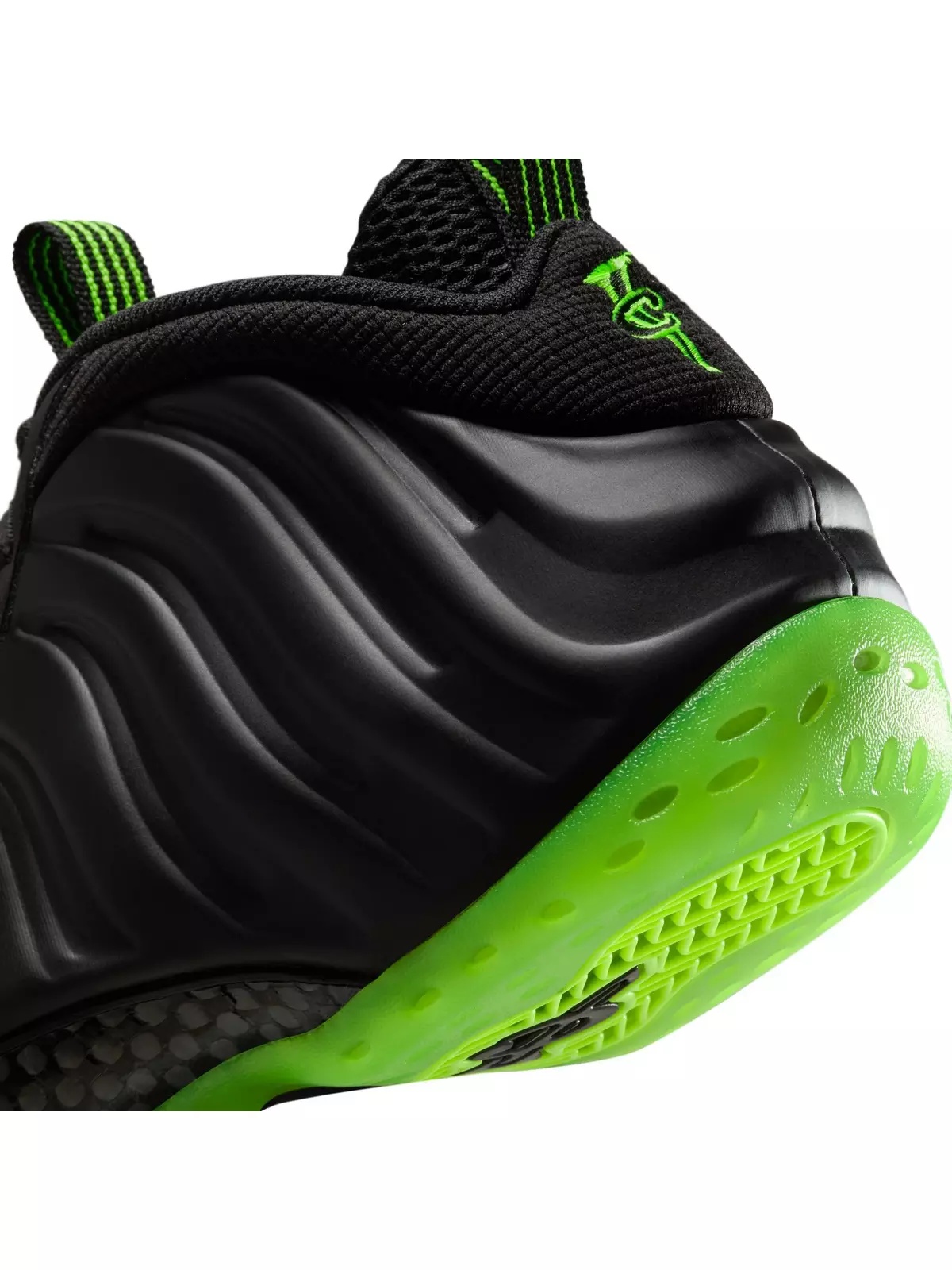 Air Foamposite One "Black Volt" Men's Shoe - 5