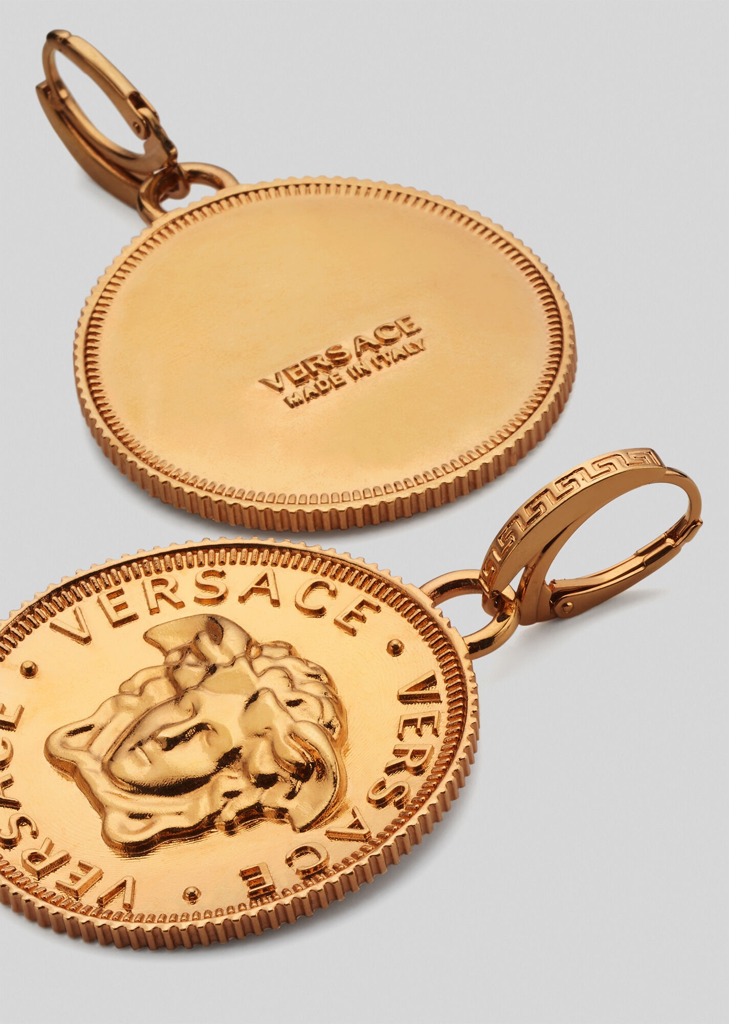 Bit-Versace Pendant Medusa Earrings - 3