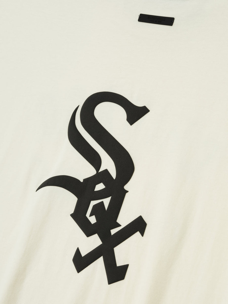 ESSENTIALS White Sox 90s Tee outlook