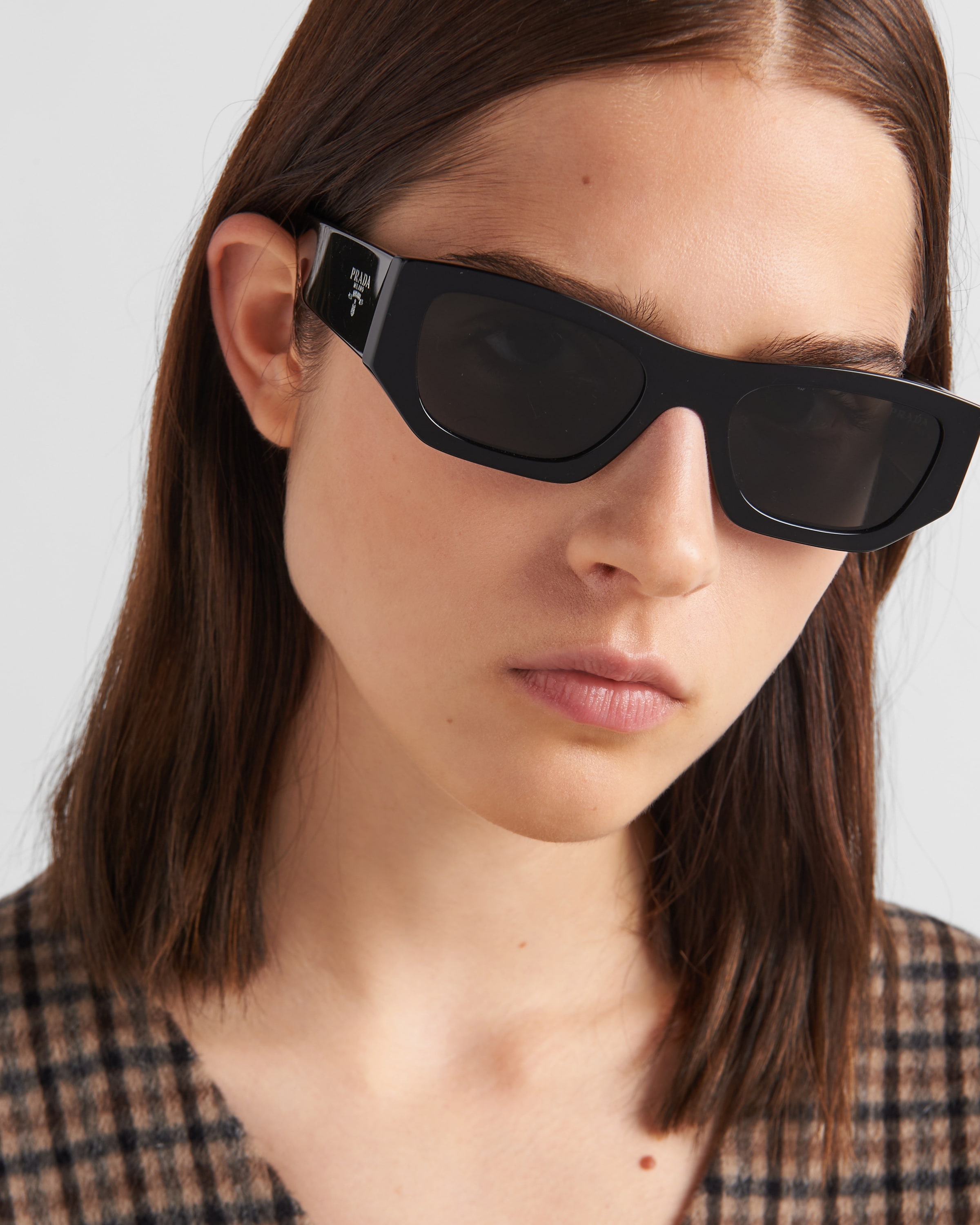 Sunglasses with Prada logo - 6