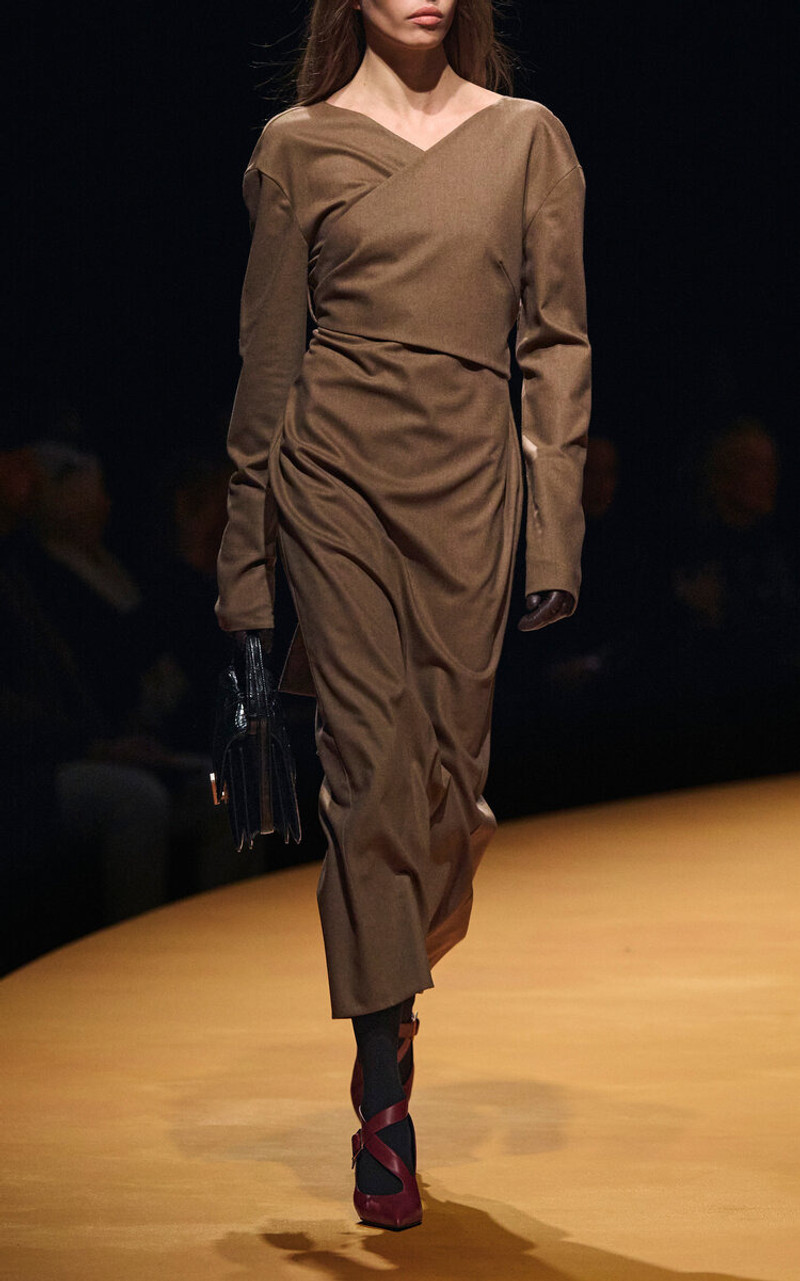 KHAITE Sloan Leather Pumps burgundy outlook