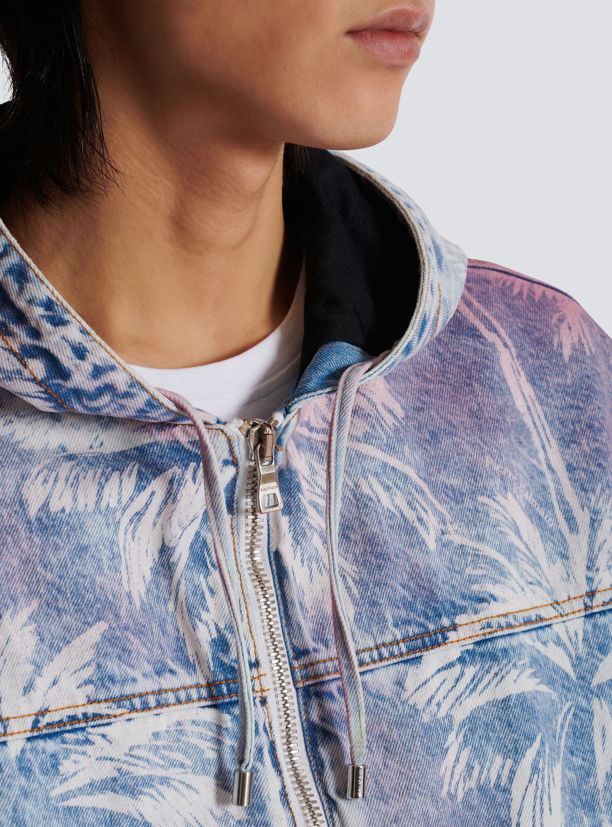 Denim hooded bomber jacket with palm tree print - 8