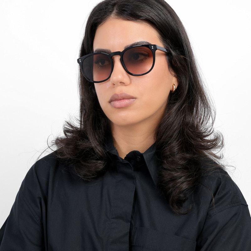illesteva Eldridge 56 Sunglasses outlook