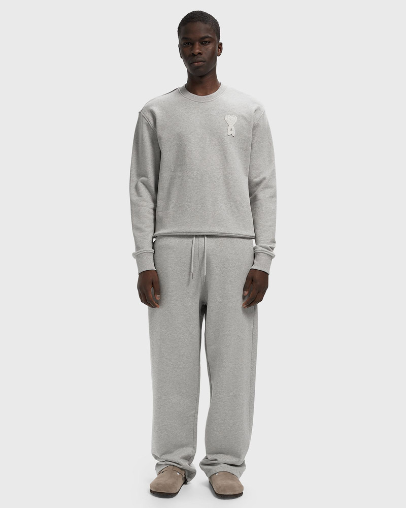 AMI Paris JOGGING WITH CONTRASTED AMI DE COEUR outlook