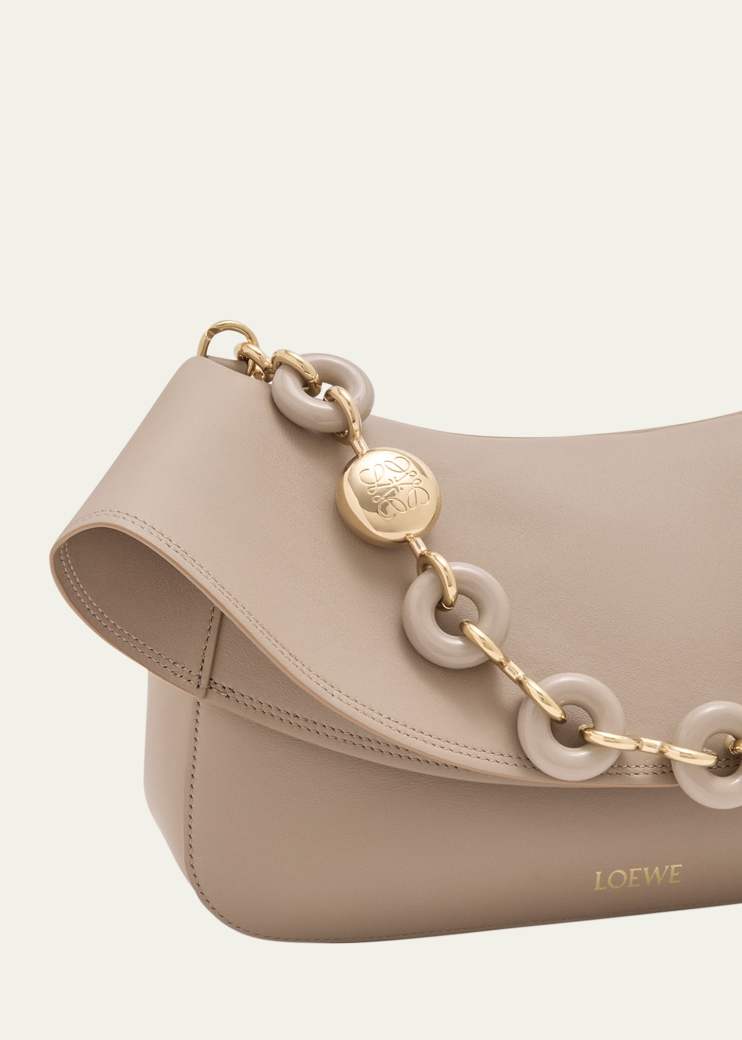 Ola Medium Shoulder Bag in Calfskin Leather - 5