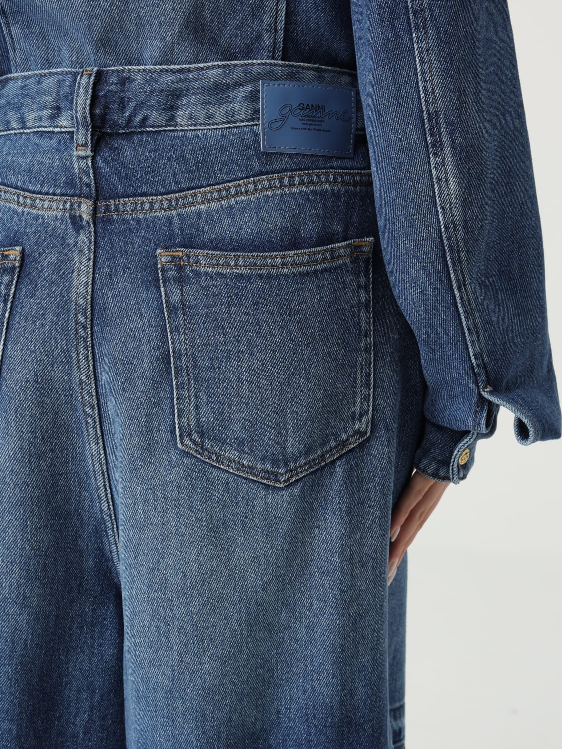 Short woman Ganni - 4