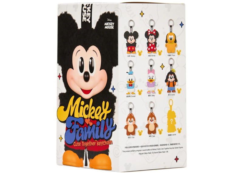 POP MART Pop Mart Disney Mickey Family Together Series Plush Keychain Single Blind Box outlook