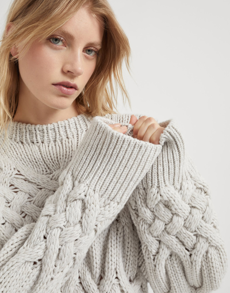 Twisted cables sweater in cashmere feather yarn 3