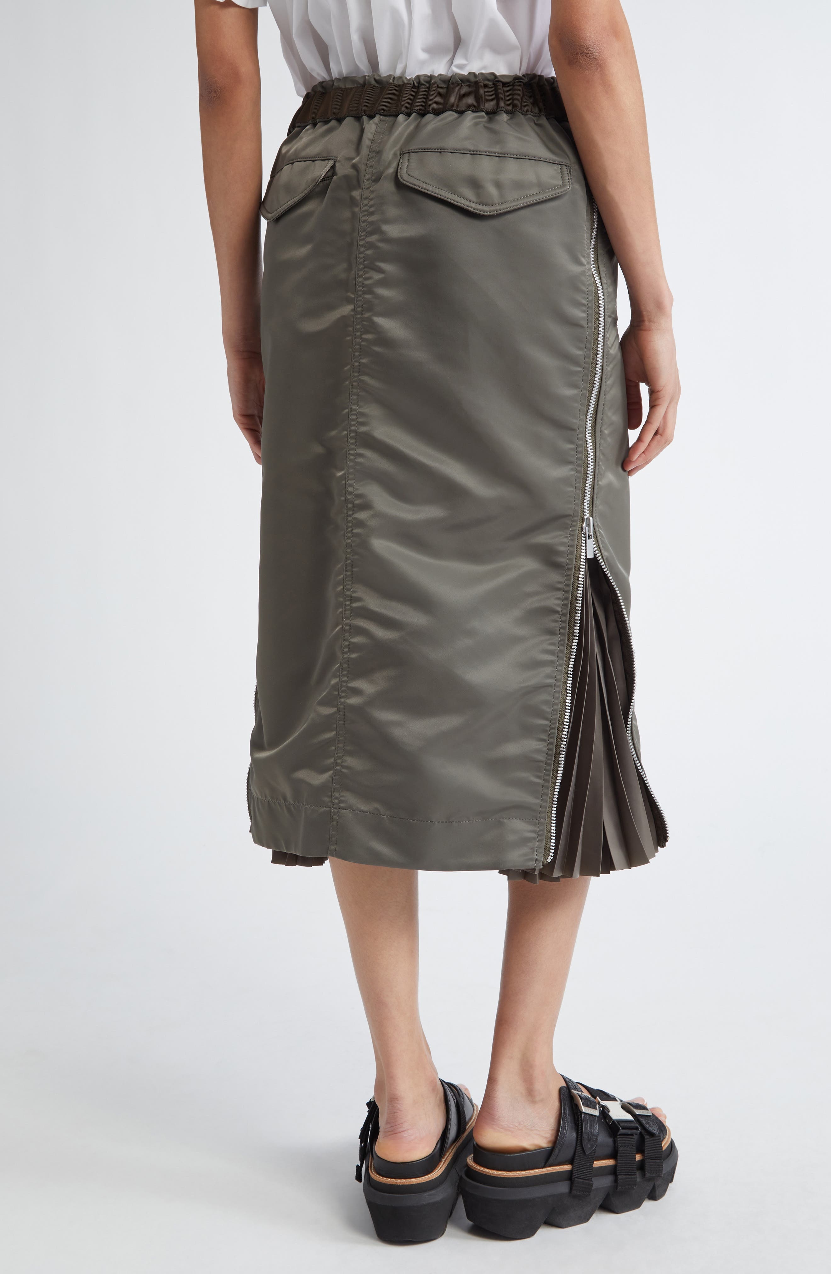Sacai Insulated Nylon Twill Midi Skirt in Taupe at Nordstrom - 3