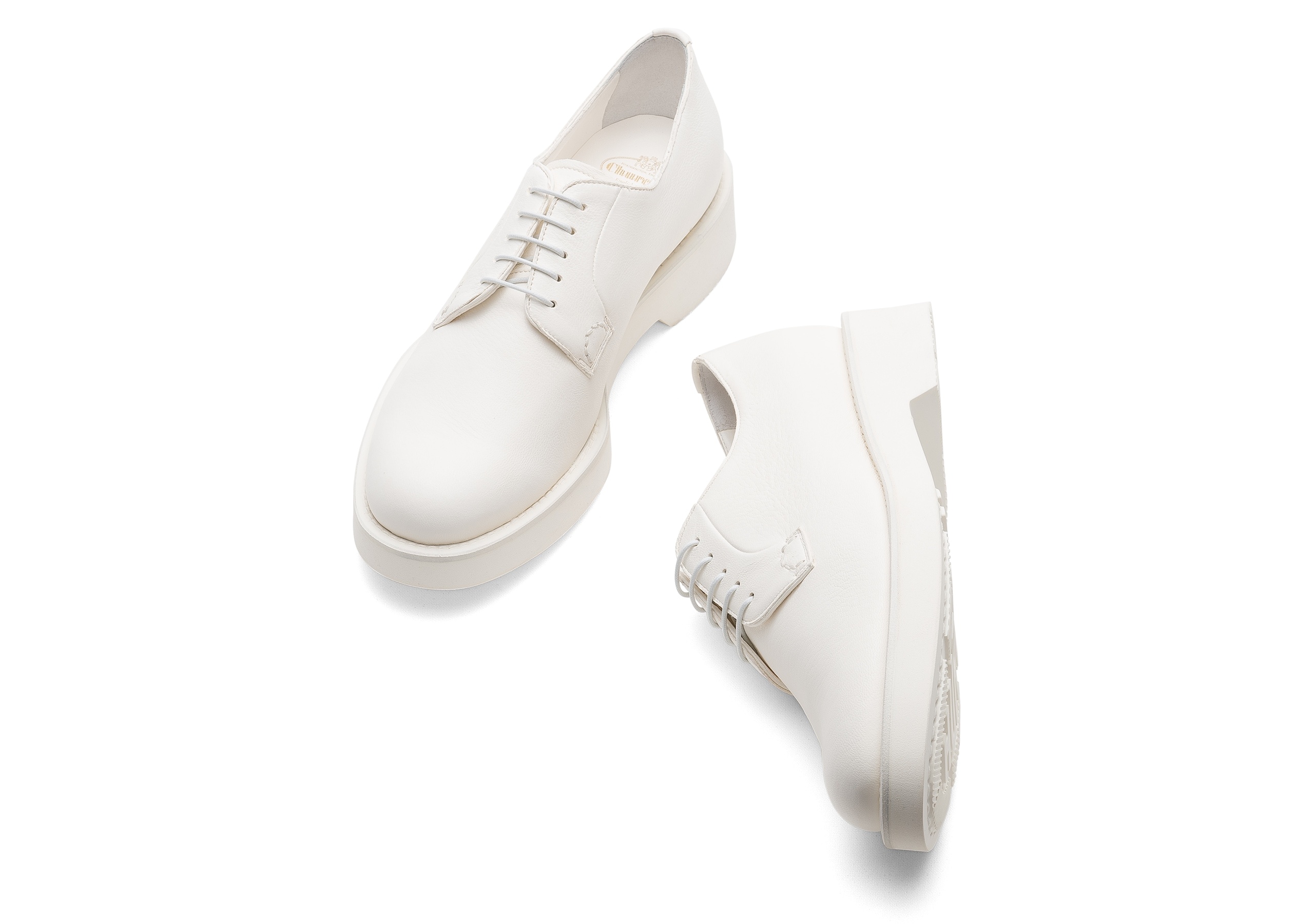 Shannon l
Deerskin Derby Ivory - 2