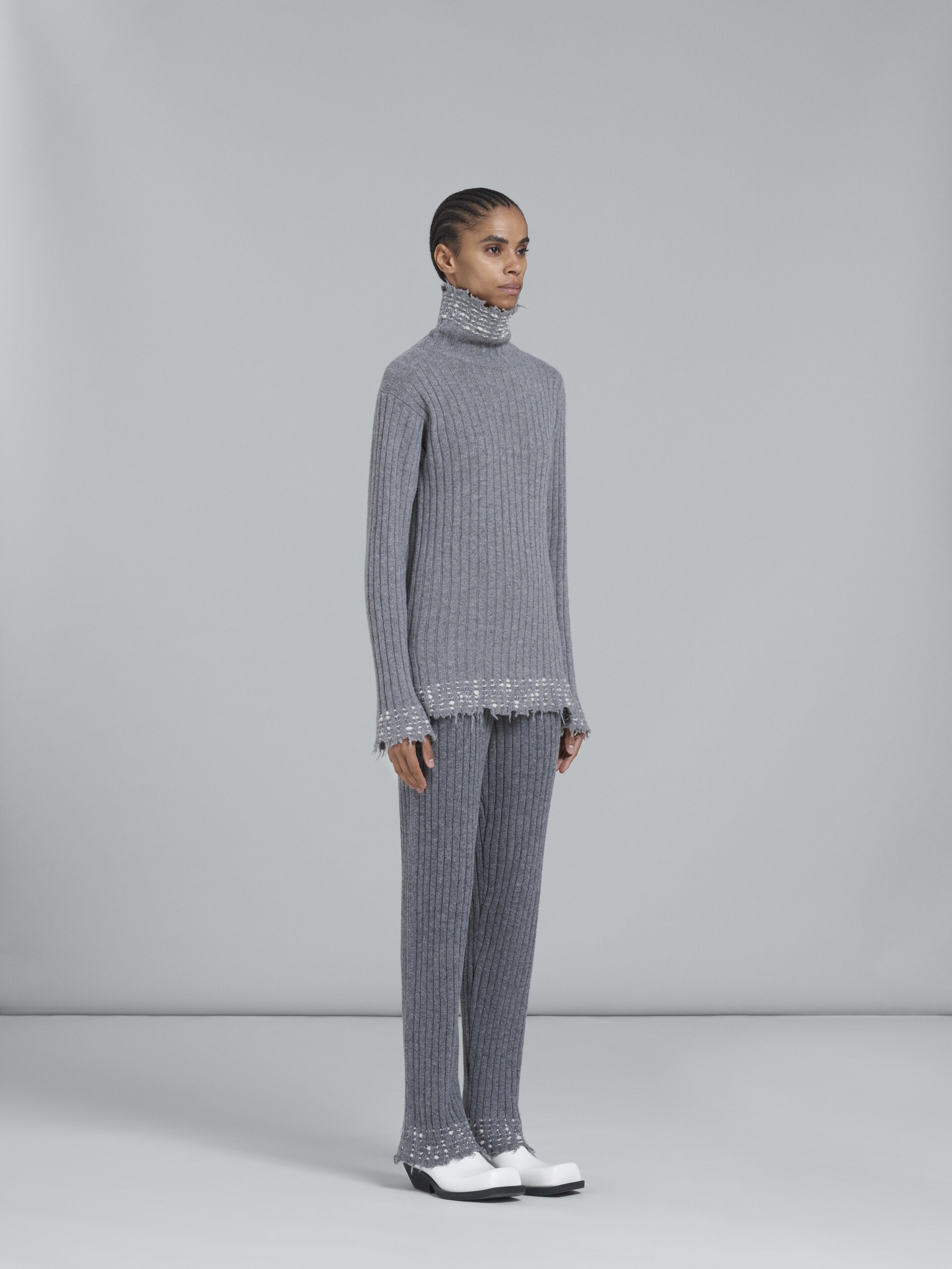 GREY KNITTED TURTLENECK - 5