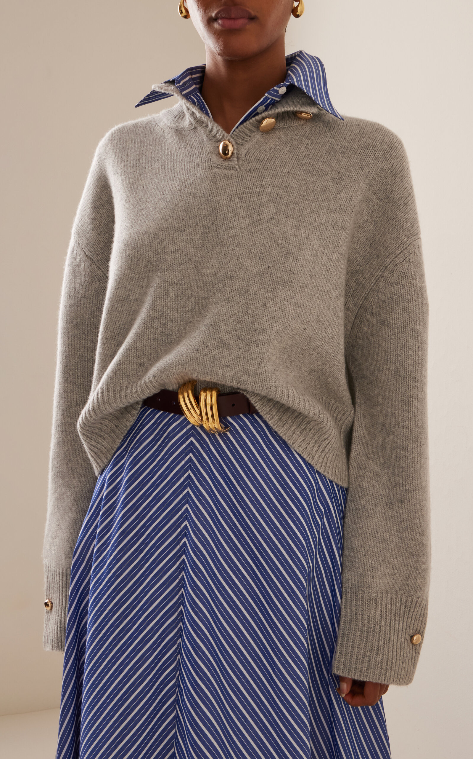 The Rowe Cropped Cashmere Henley Sweater grey - 3