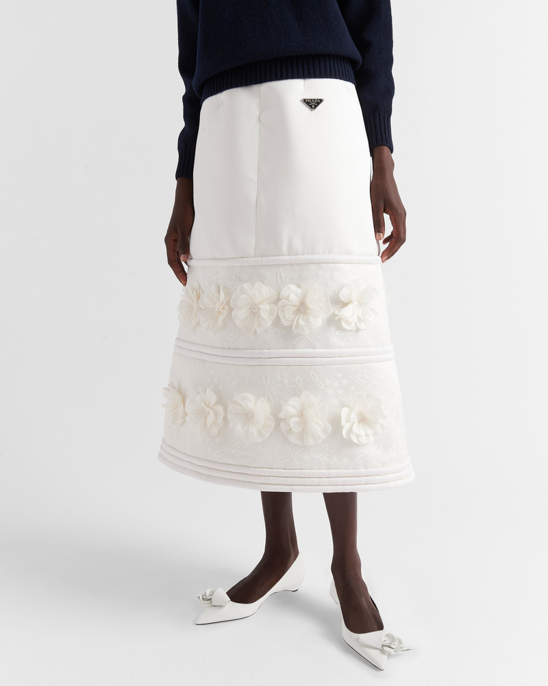 Brushed leather pumps with floral appliqués 3