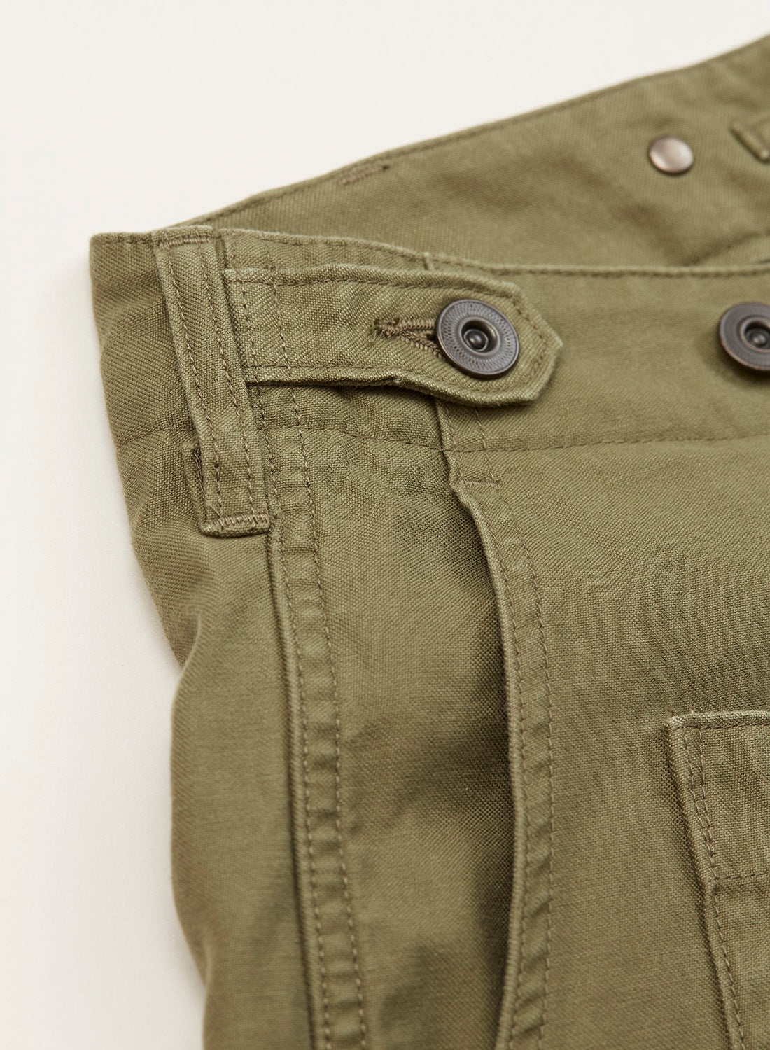 Army Cargo Shorts in Dark Green - 7