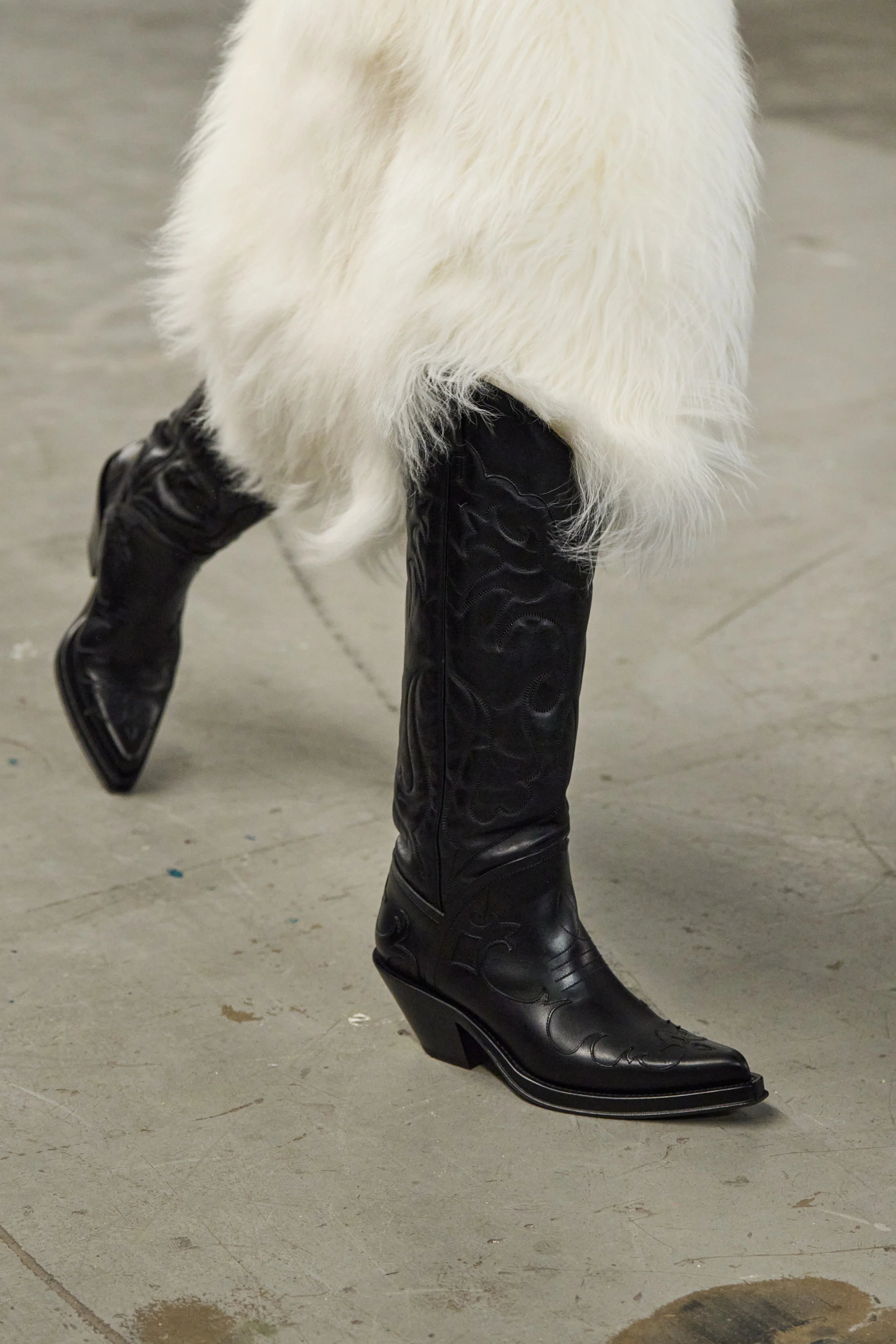 Capitana Cowboy Boot in Black Leather - 2