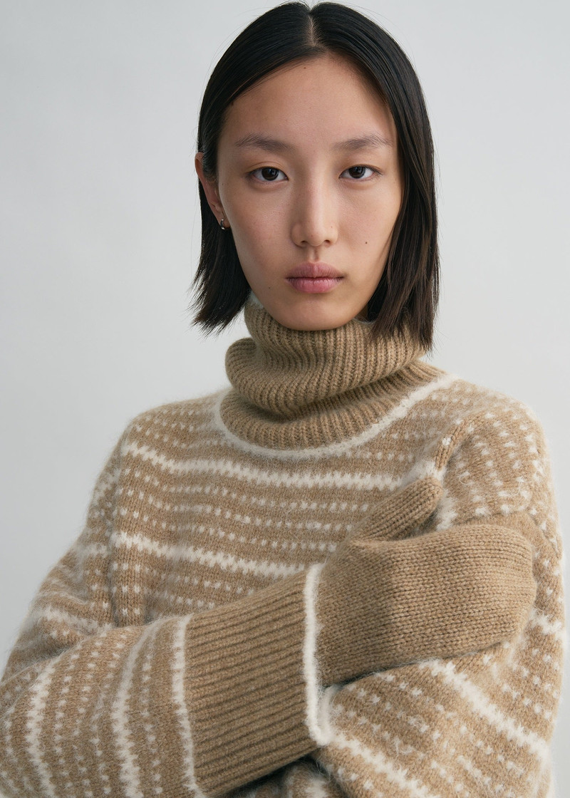 TOTEME Contrast-edge mittens soft camel outlook