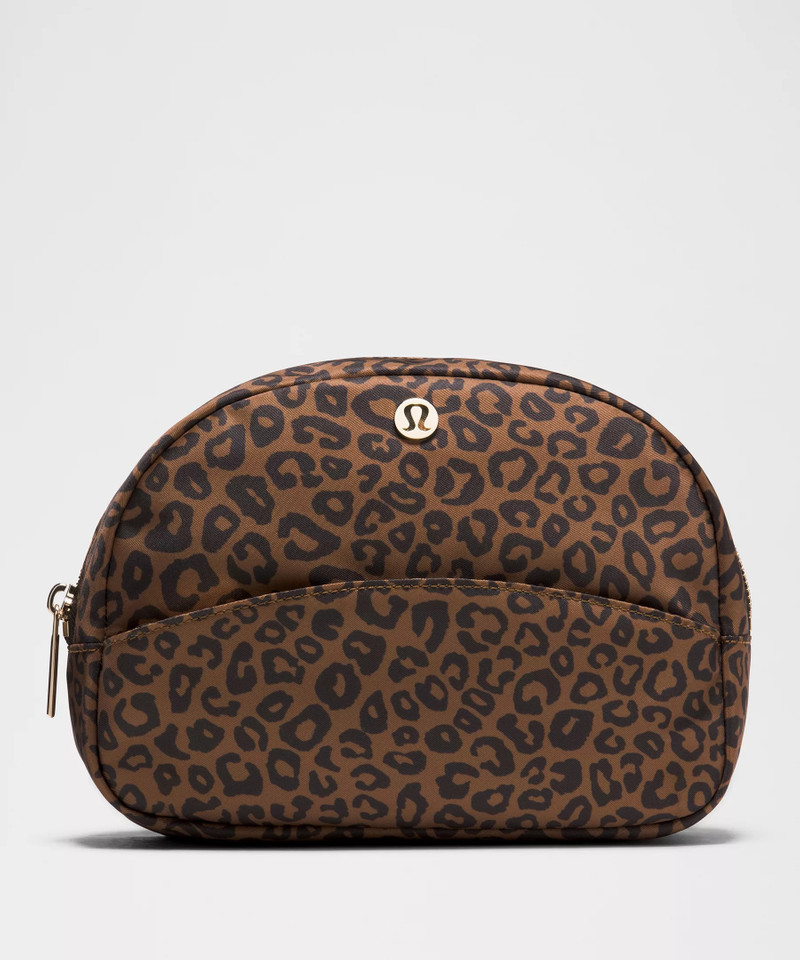 City Essentials Pouch 4L 1