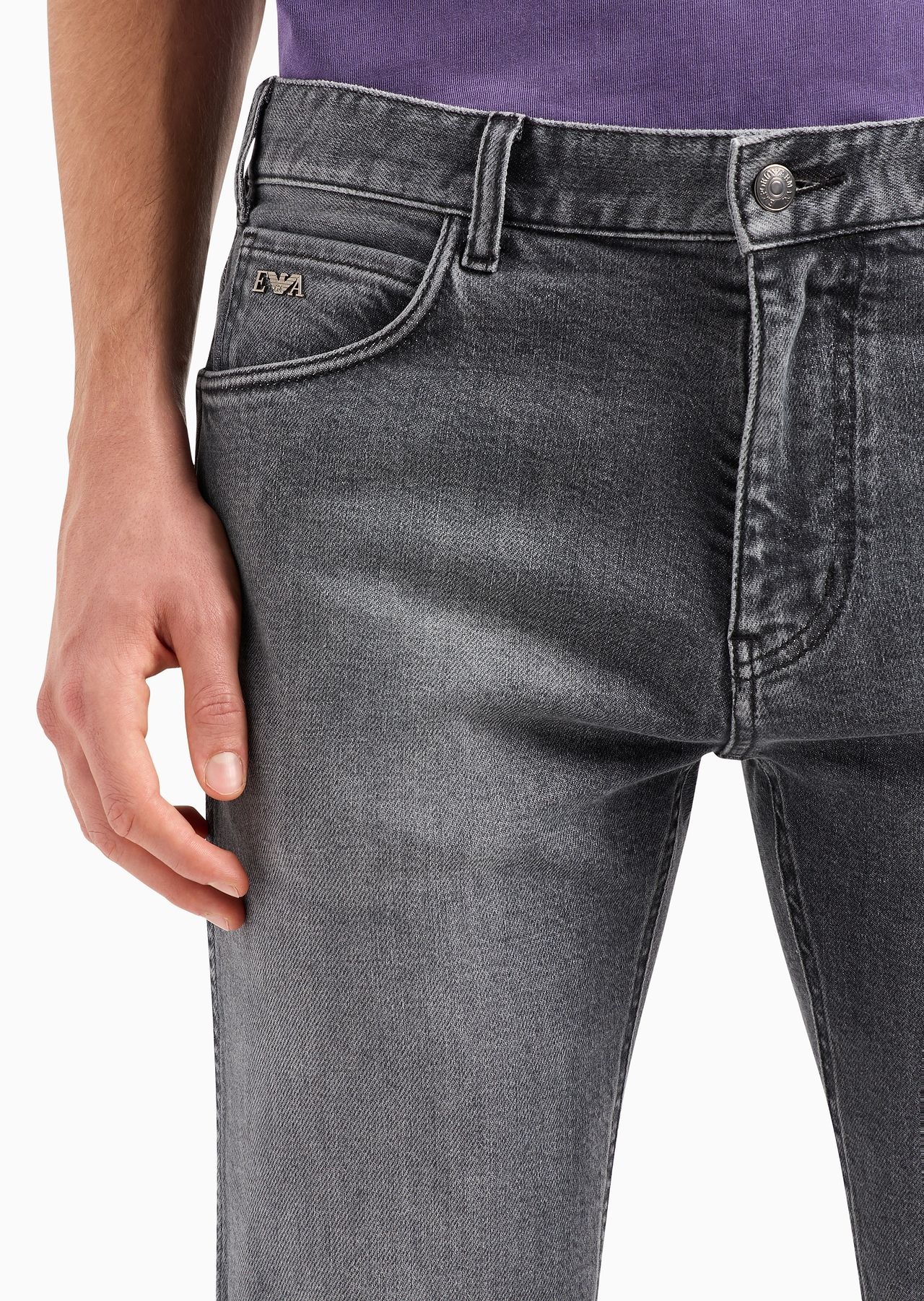 J16 slim-fit, washed denim jeans - 5