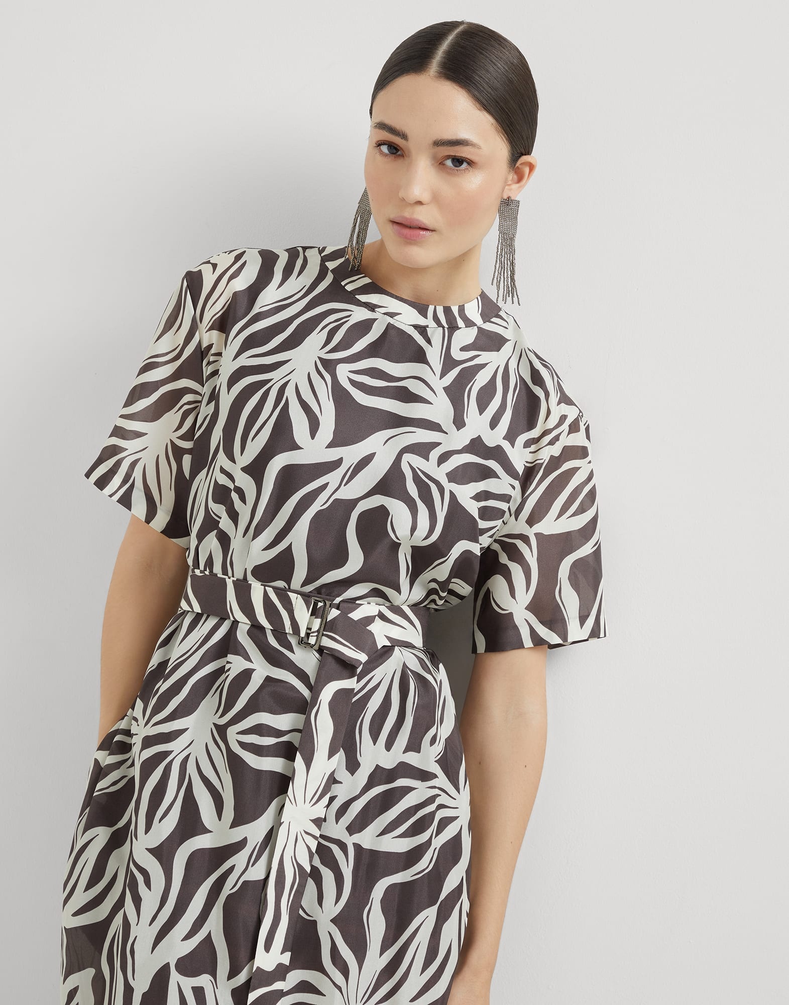 Silk floral print pongée midi T-shirt dress with monili - 4
