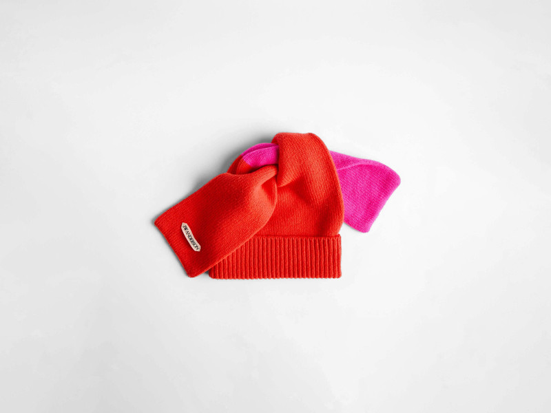 KNOTTED BEANIE HAT IN NEON ORANGE 1