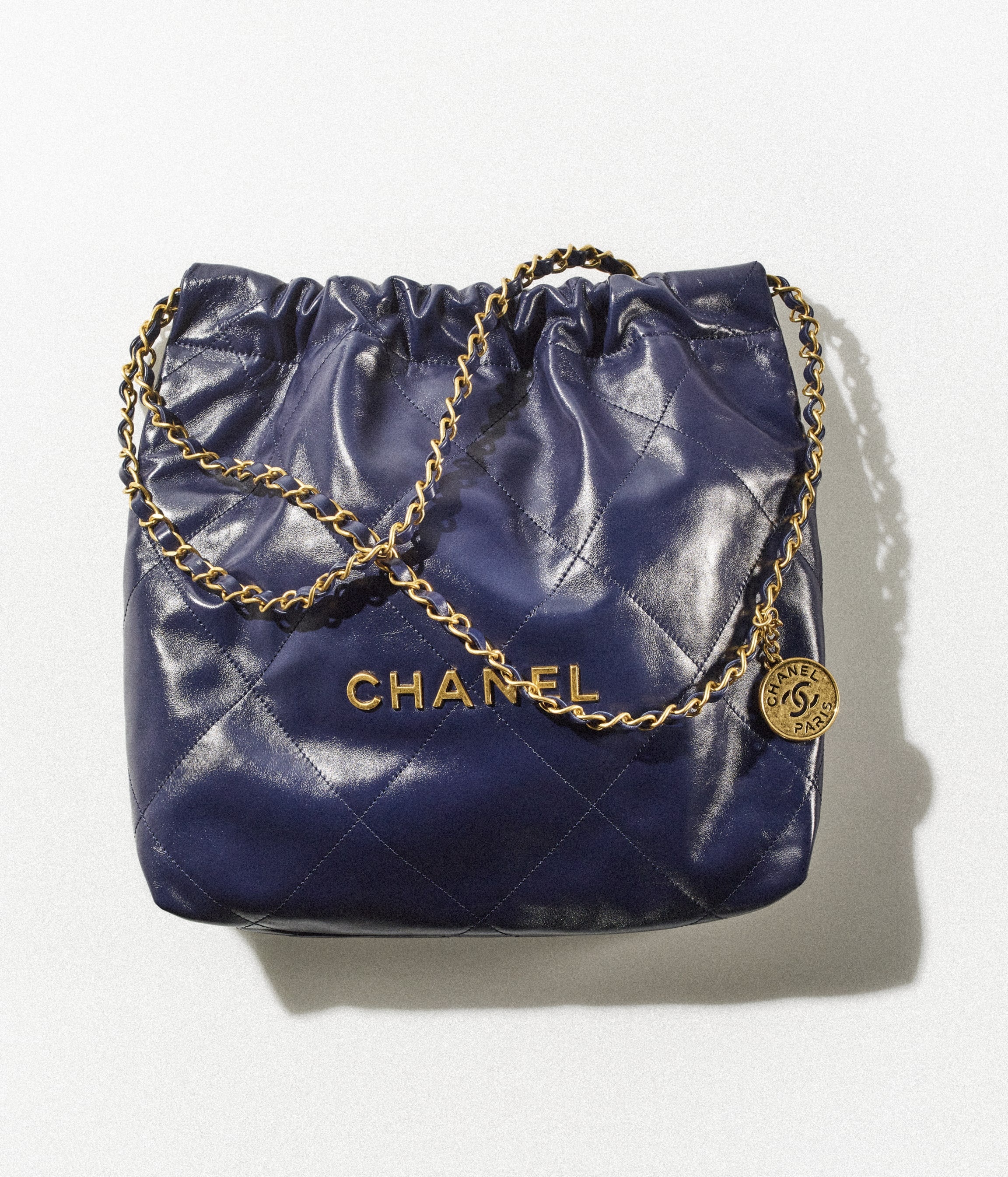 CHANEL 22 Small Handbag - 1