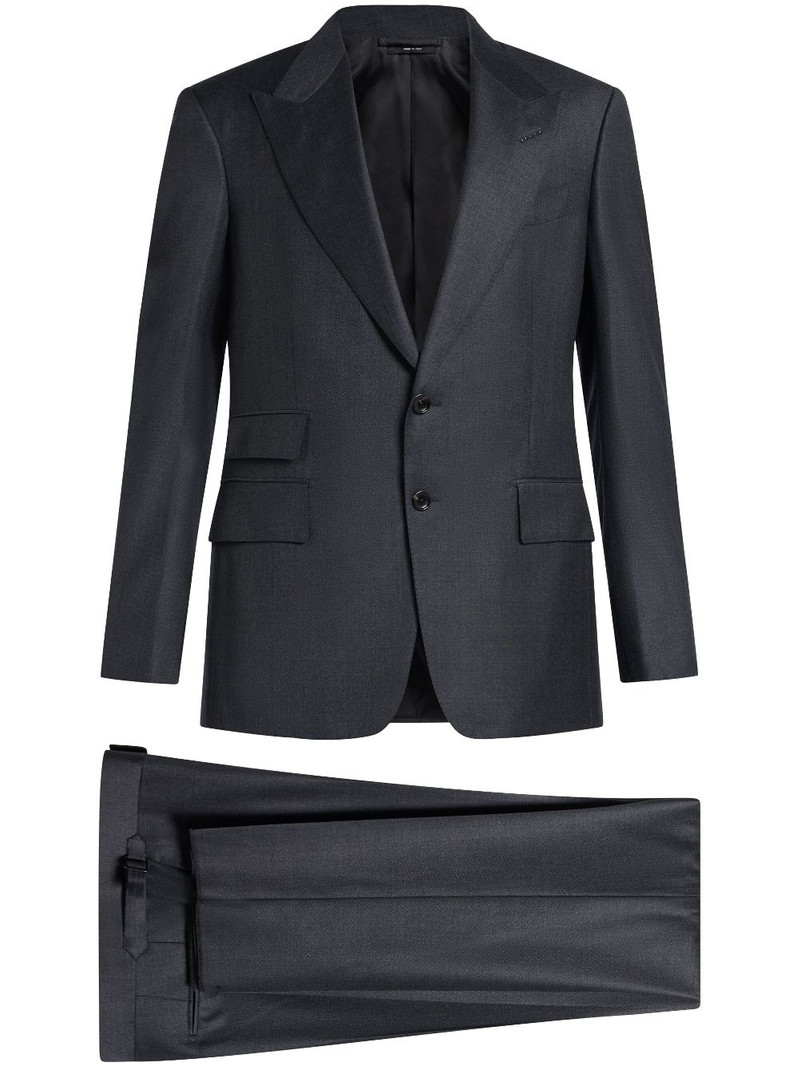 single-breasted suit 1