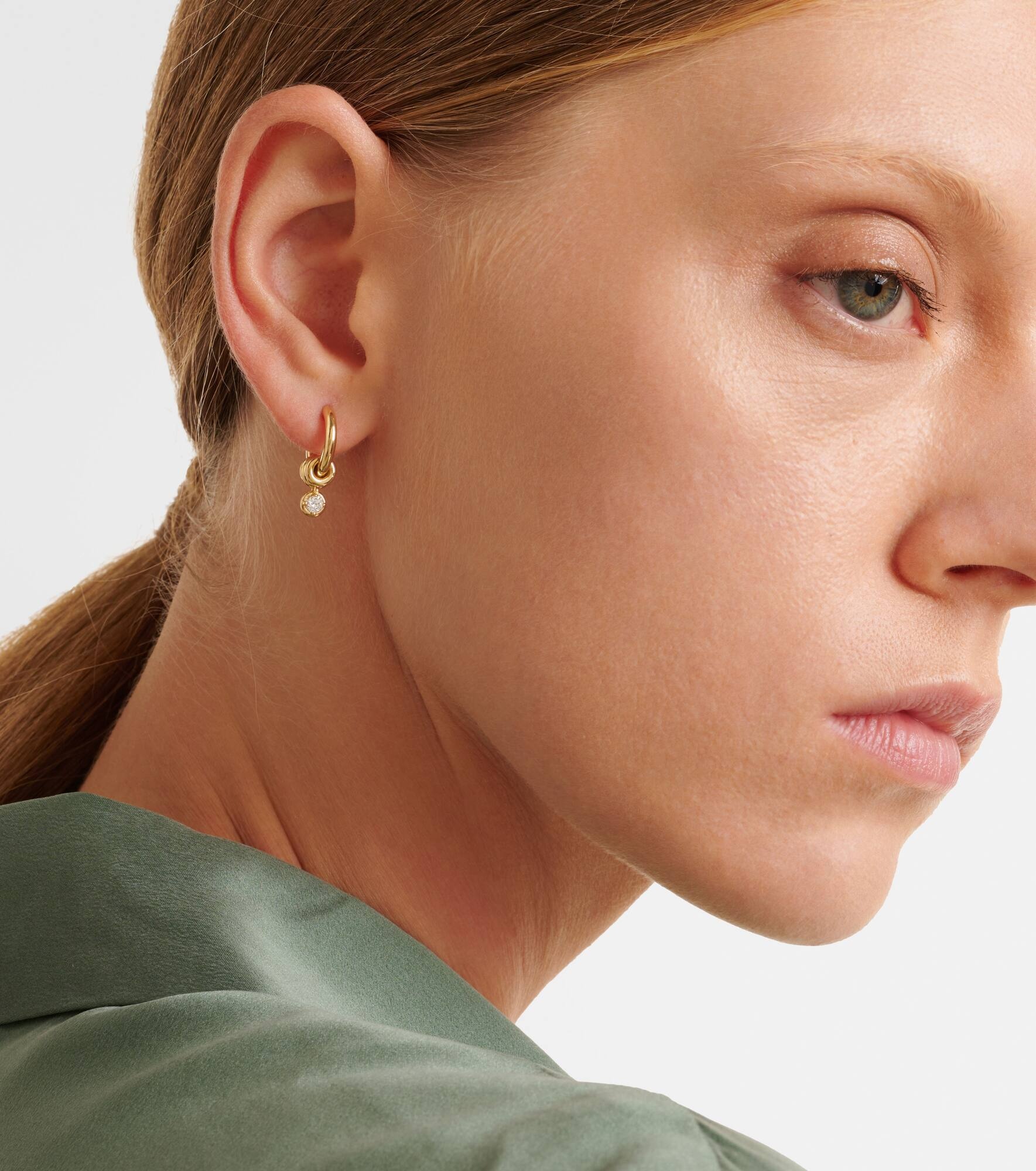 Zahra Micro 18kt gold hoop earrings with diamonds - 3