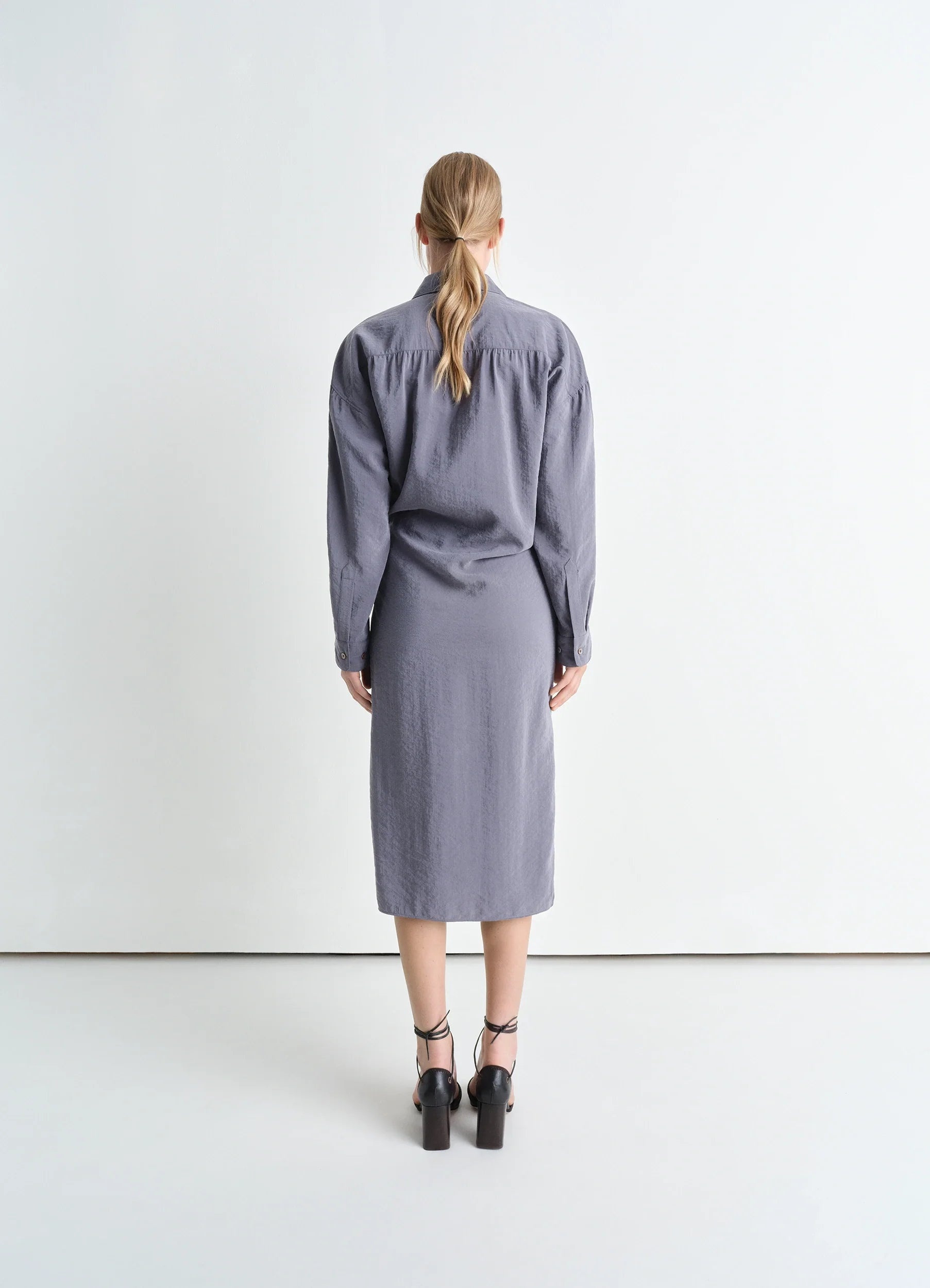 Lemaire｜DRESSES (STRAIGHT COLLAR TWISTED DRESS (DR1092 Lemaire Straight Collar Twisted Dress in Havana Curated at