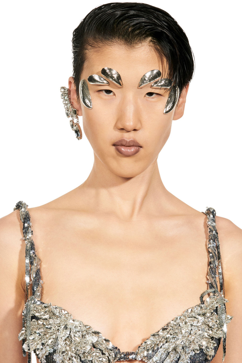 AREA BAGUETTE DROP EAR CUFF outlook