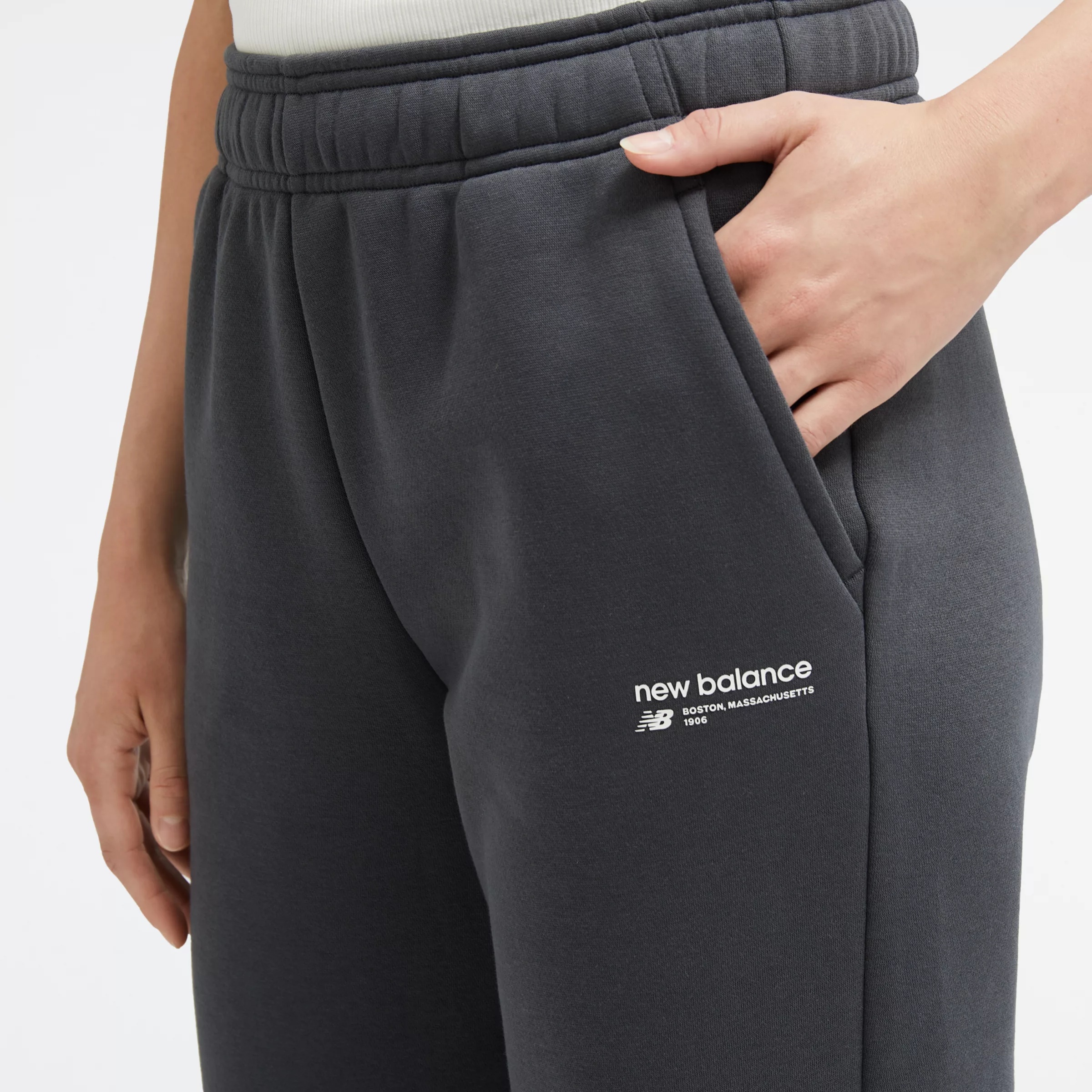 Linear Heritage Brushed Back Fleece Sweatpant - New Balance