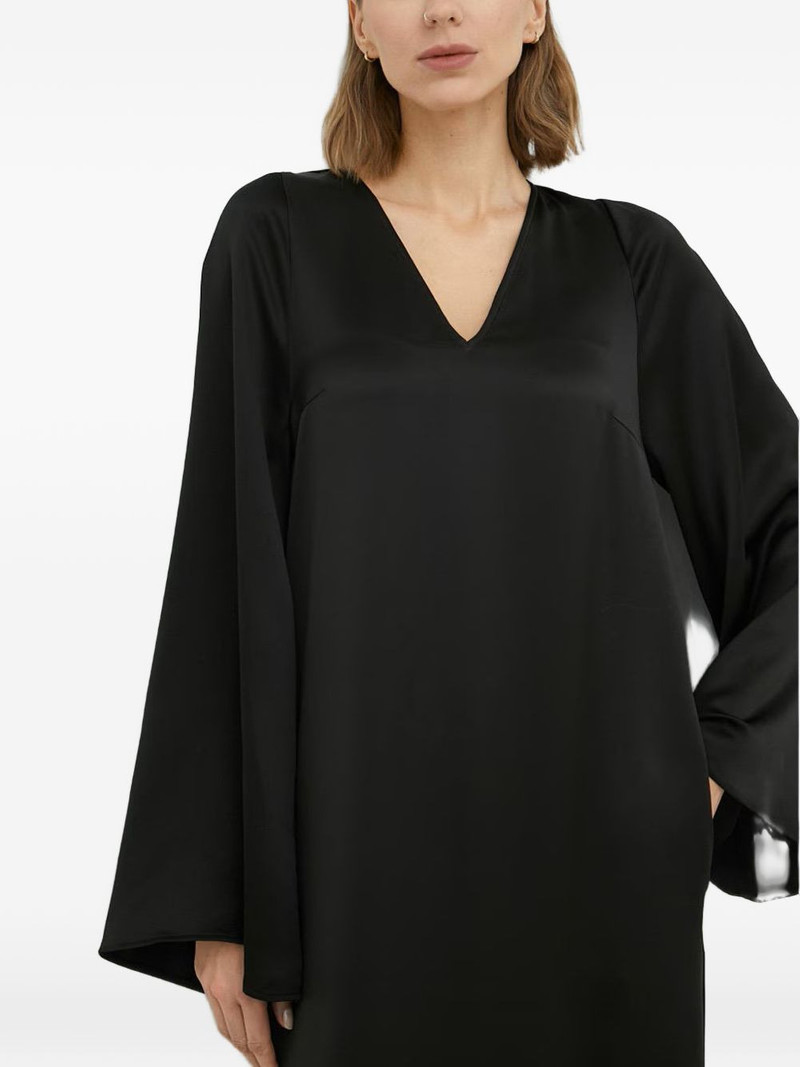 V-neck long-sleeve maxi dress 4