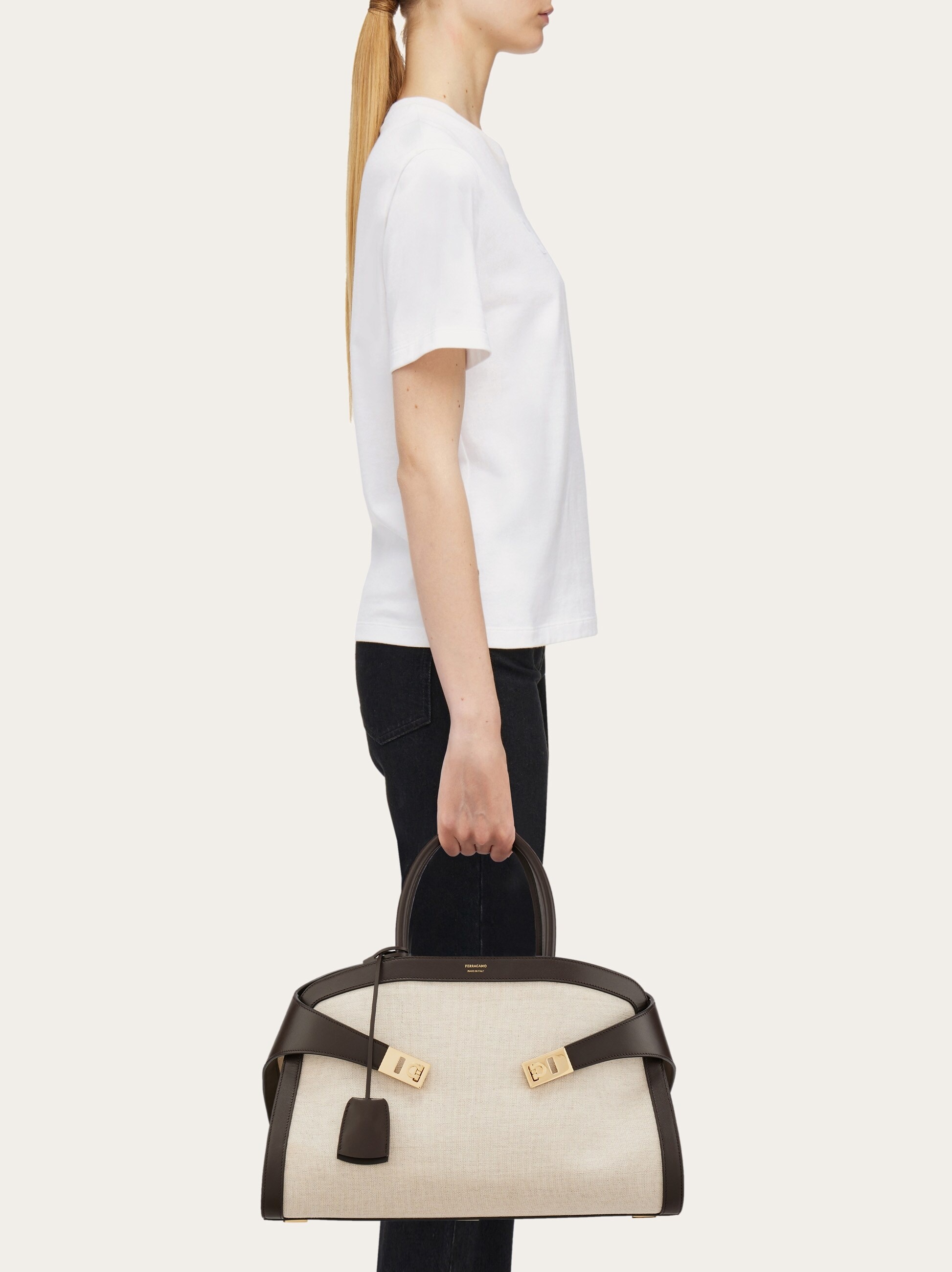 Hug handbag (M) - 2