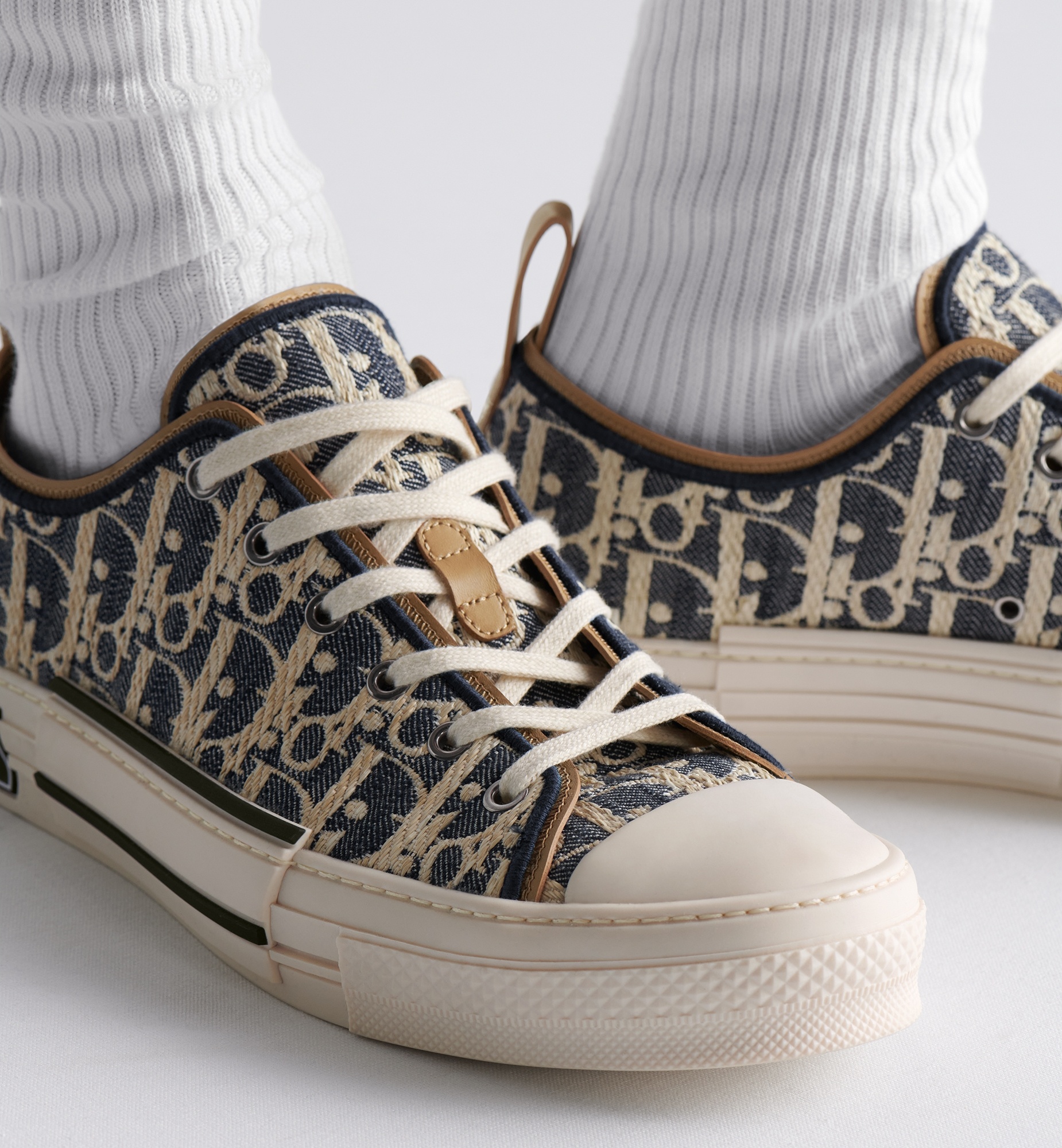 B23 League Low-Top Sneaker - 3