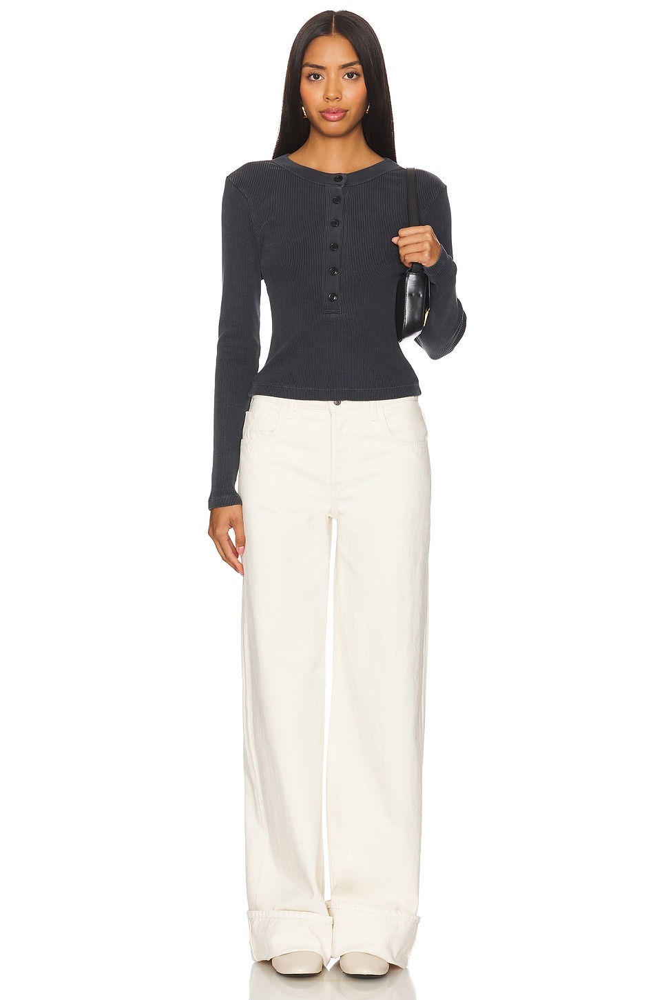 Varra Henley - 4