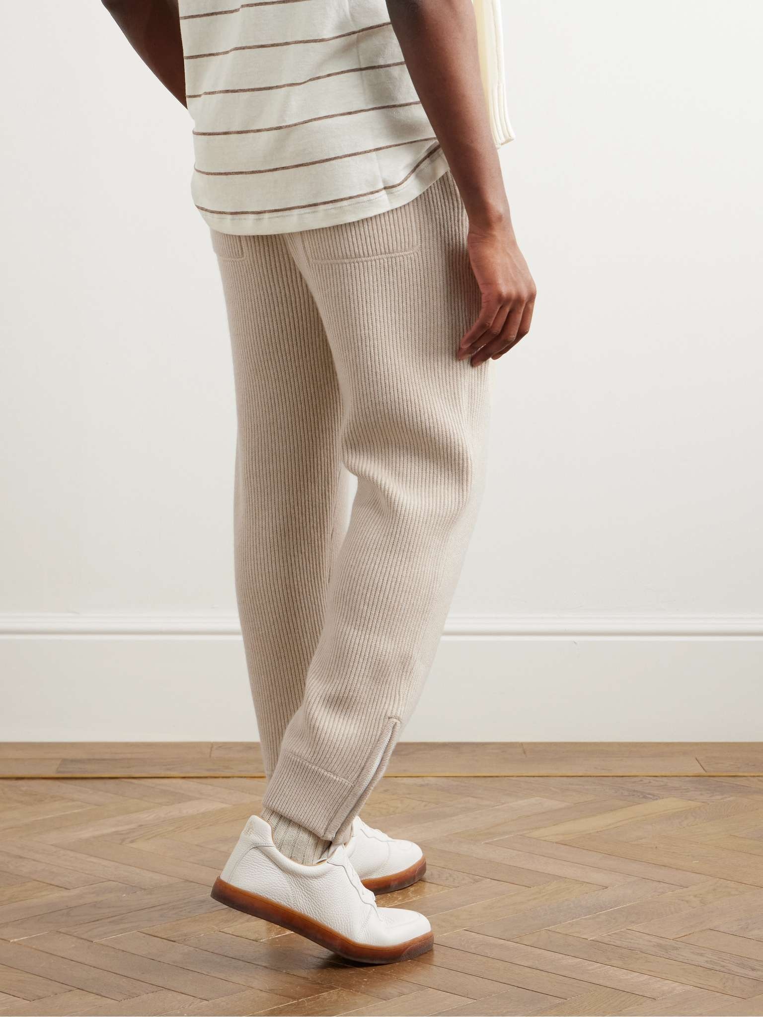 Tapered Ribbed Cashmere Sweatpants - 4