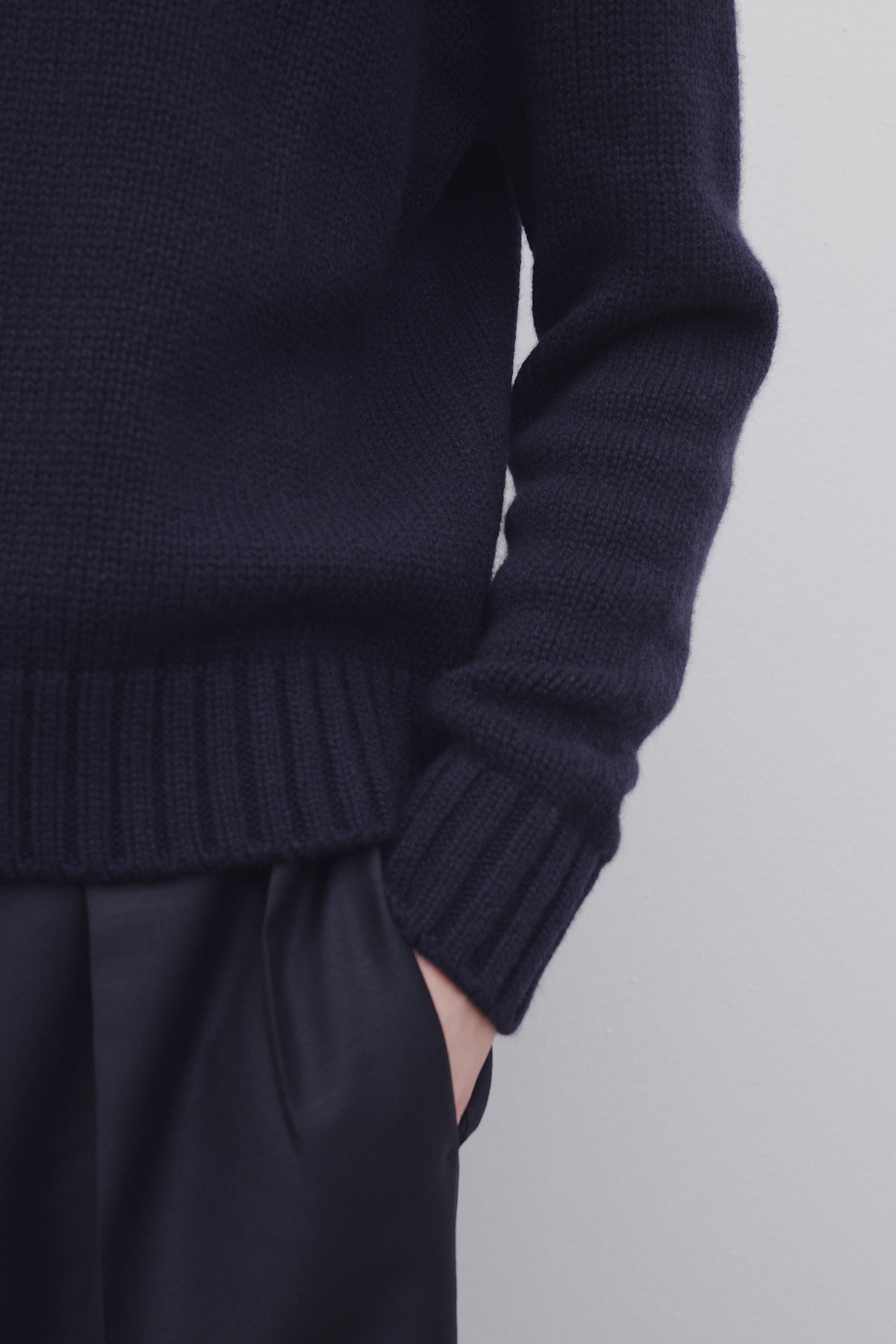 Benji Crewneck in Cashmere - 4