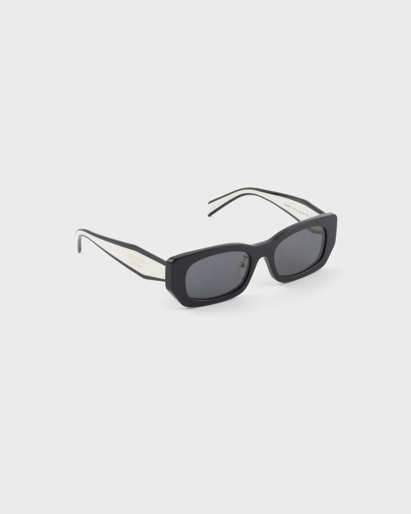 Sunglasses with the Prada logo 3