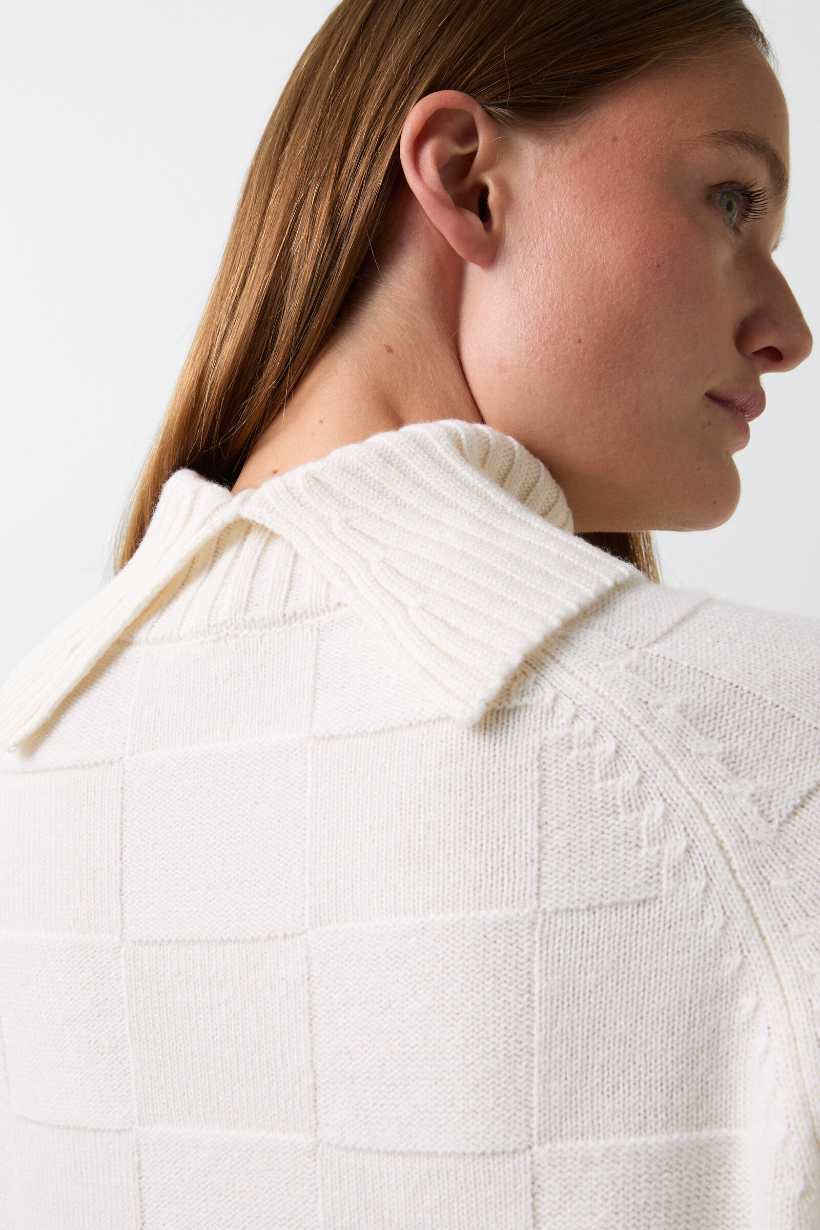 Lake turtleneck pullover in Cream - 4