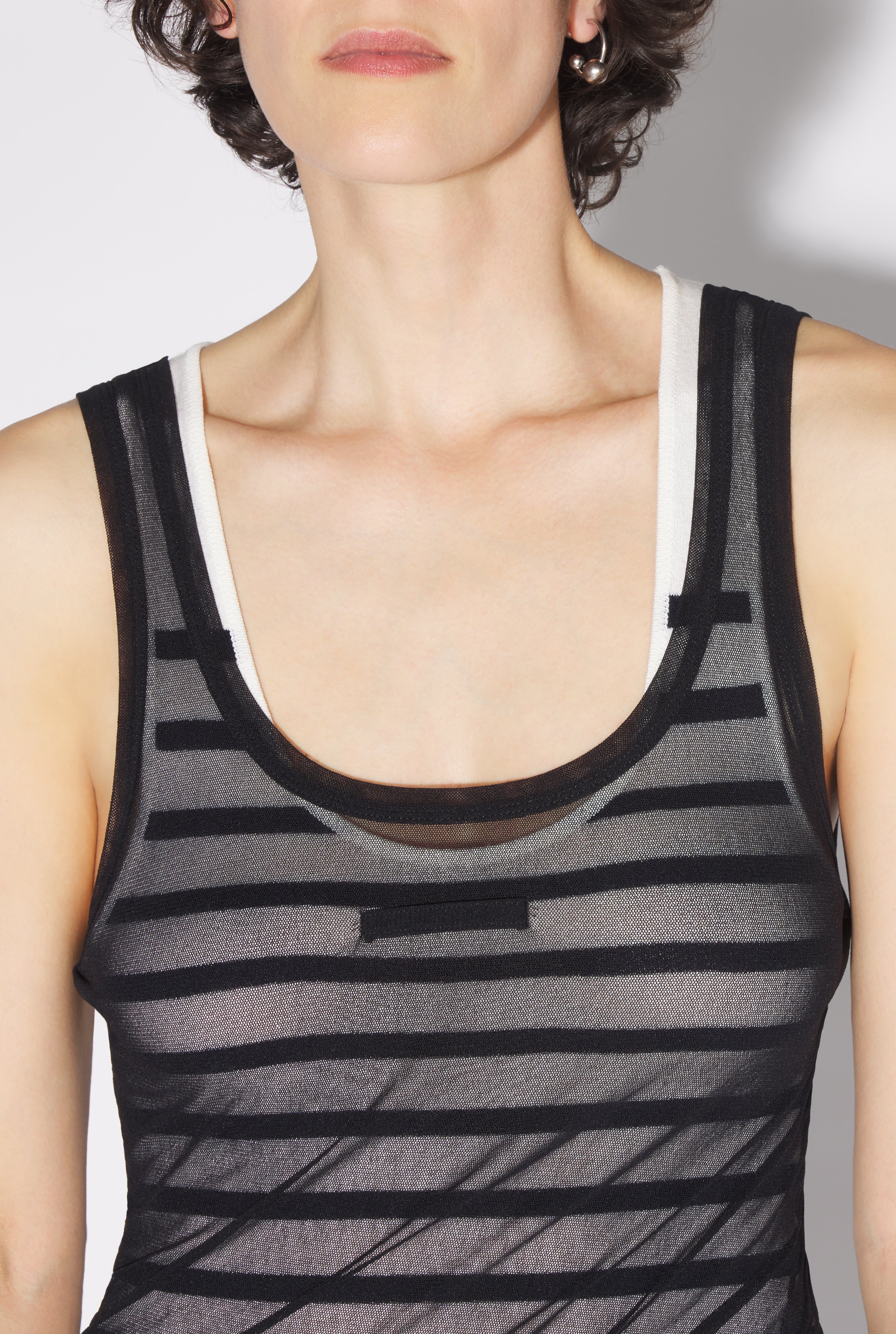 THE MID-LENGTH KNIT MARINIÈRE DRESS - 4