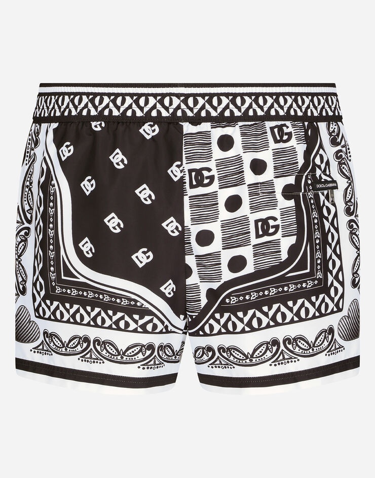 Short swim trunks with bandanna print - 1